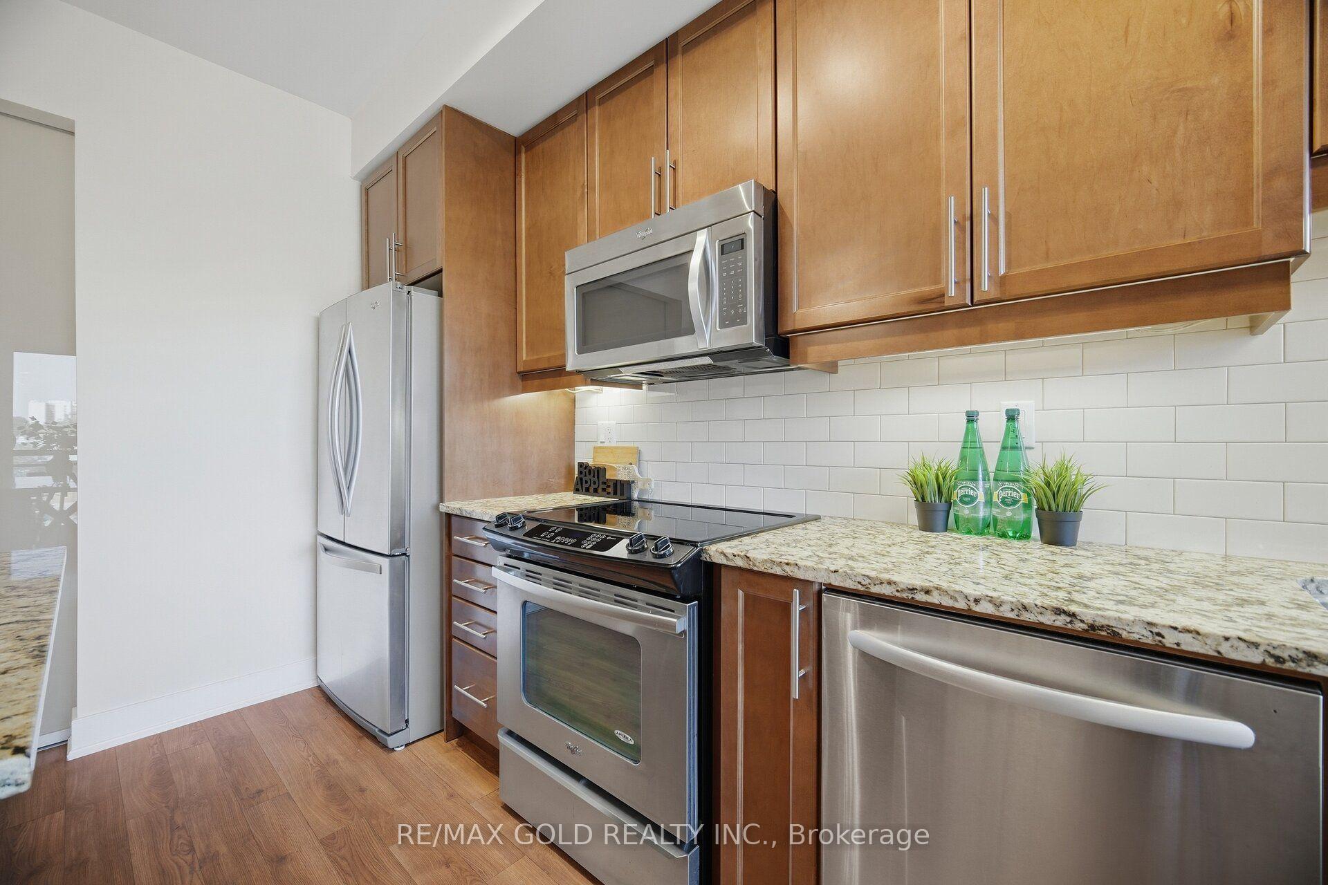 Photo 6 of Unit 324, 128 Garden Drive, Oakville, Central — HOMEH
