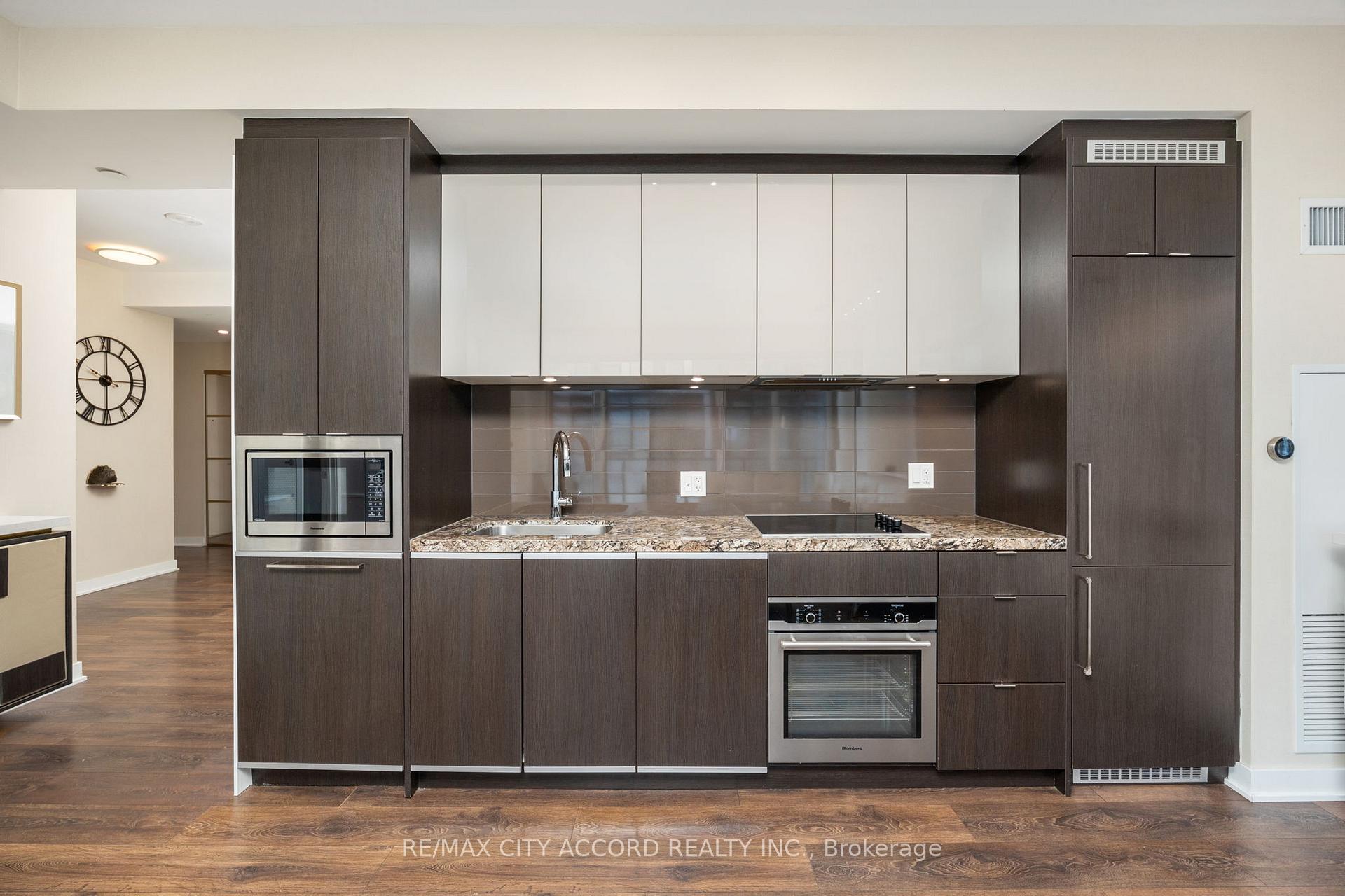 Photo 3 of Unit 3702, 115 Blue Jays Way, Toronto, Waterfront Communities — HOMEH