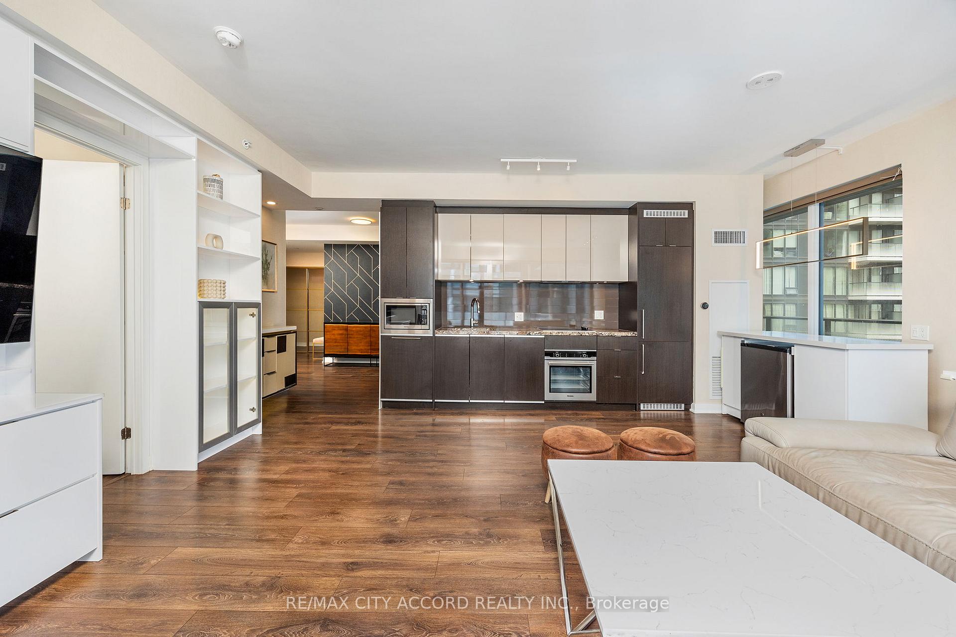 Photo 6 of Unit 3702, 115 Blue Jays Way, Toronto, Waterfront Communities — HOMEH