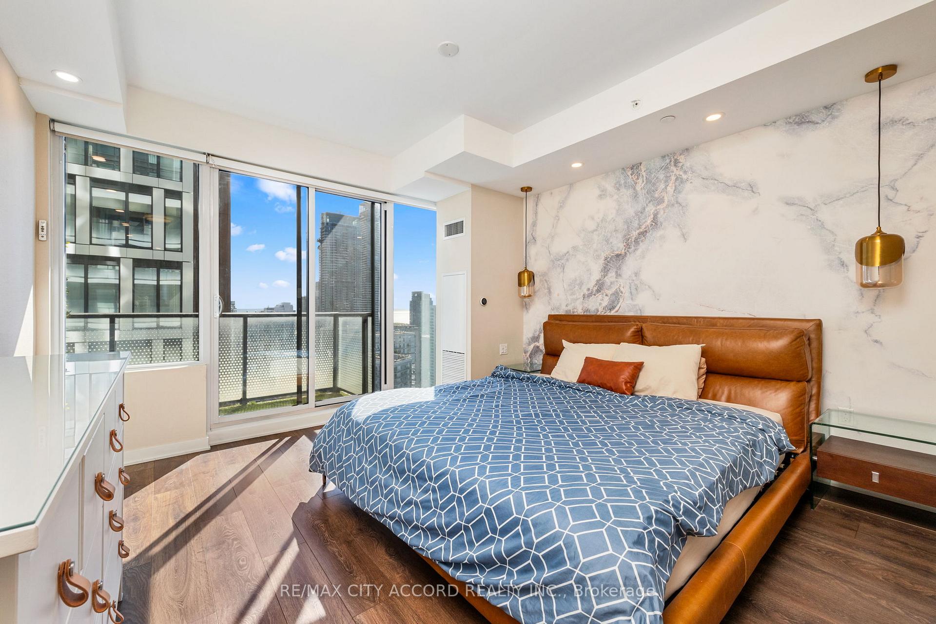 Photo 8 of Unit 3702, 115 Blue Jays Way, Toronto, Waterfront Communities — HOMEH