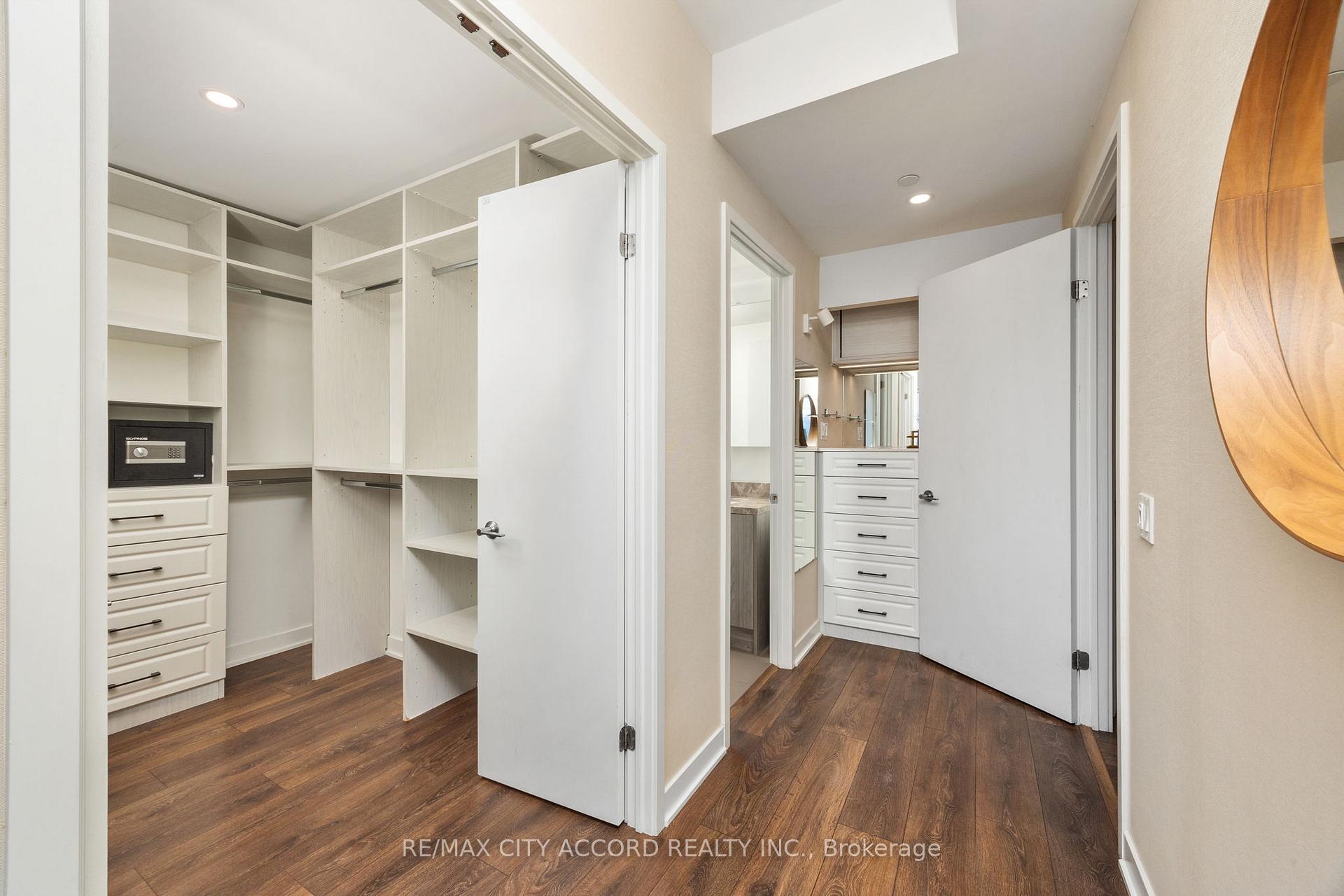Photo 10 of Unit 3702, 115 Blue Jays Way, Toronto, Waterfront Communities — HOMEH