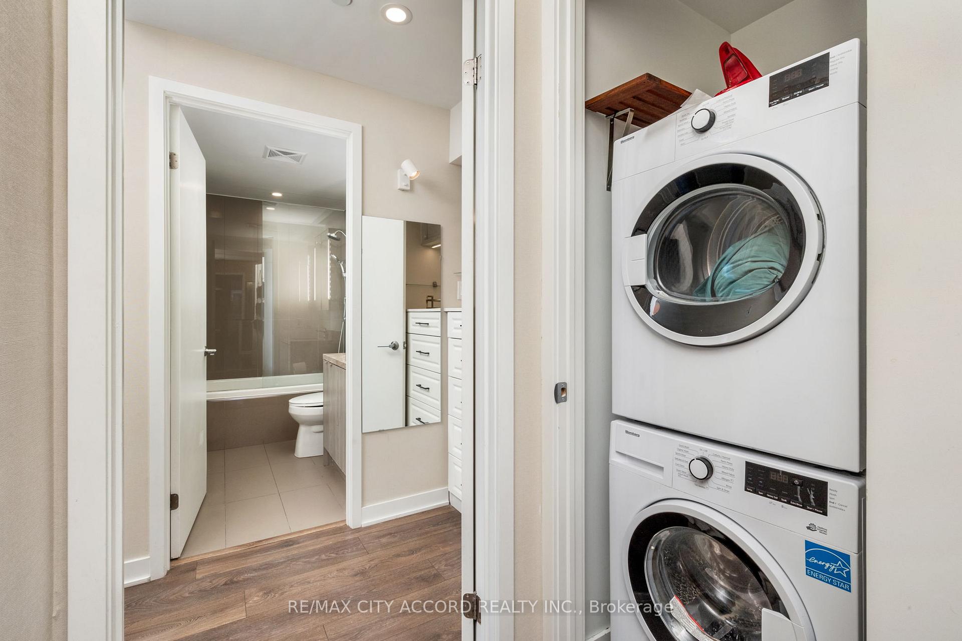 Photo 11 of Unit 3702, 115 Blue Jays Way, Toronto, Waterfront Communities — HOMEH