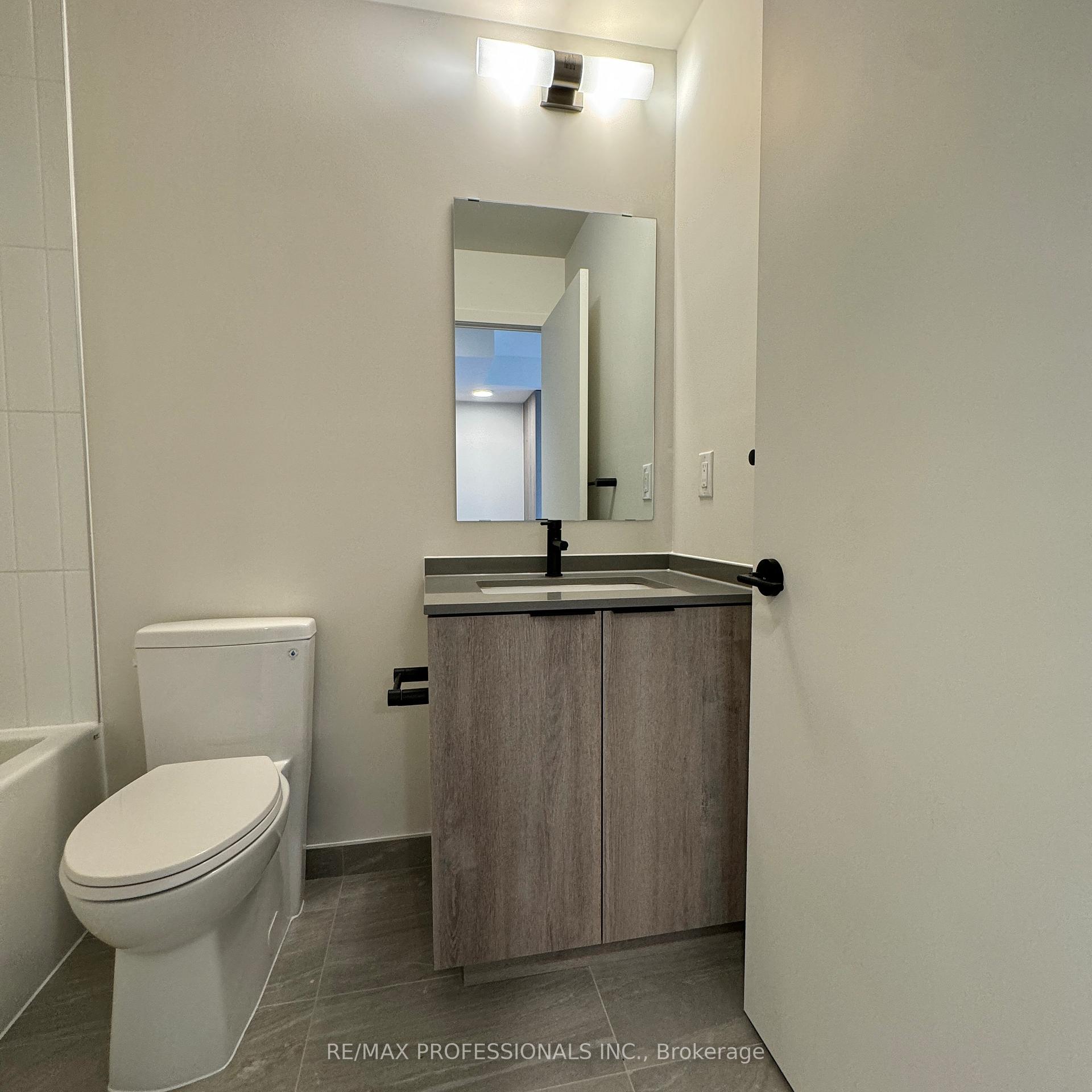 Photo 7 of Unit 901, 181 Sterling Road, Toronto, Dufferin Grove — HOMEH