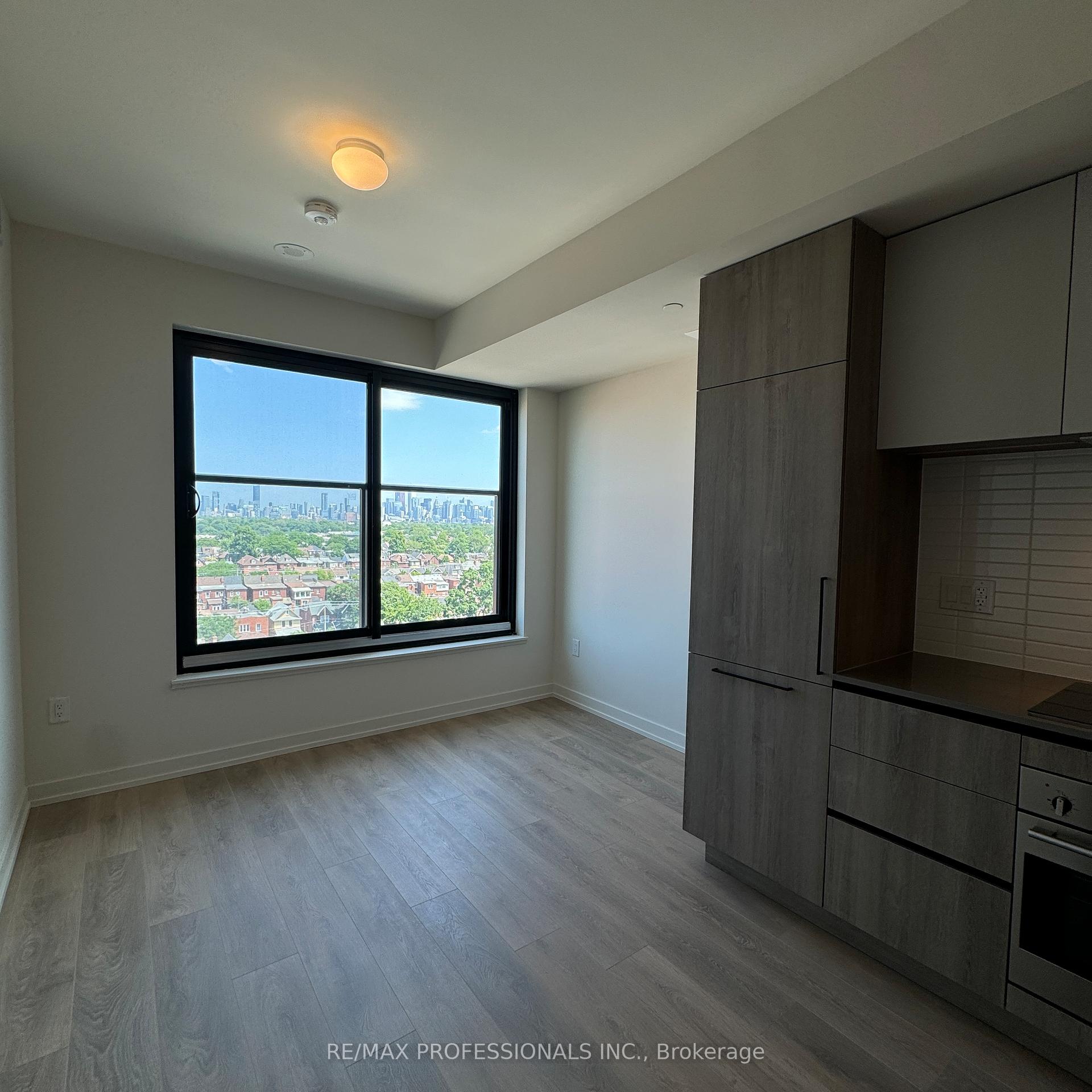 Photo 9 of Unit 901, 181 Sterling Road, Toronto, Dufferin Grove — HOMEH