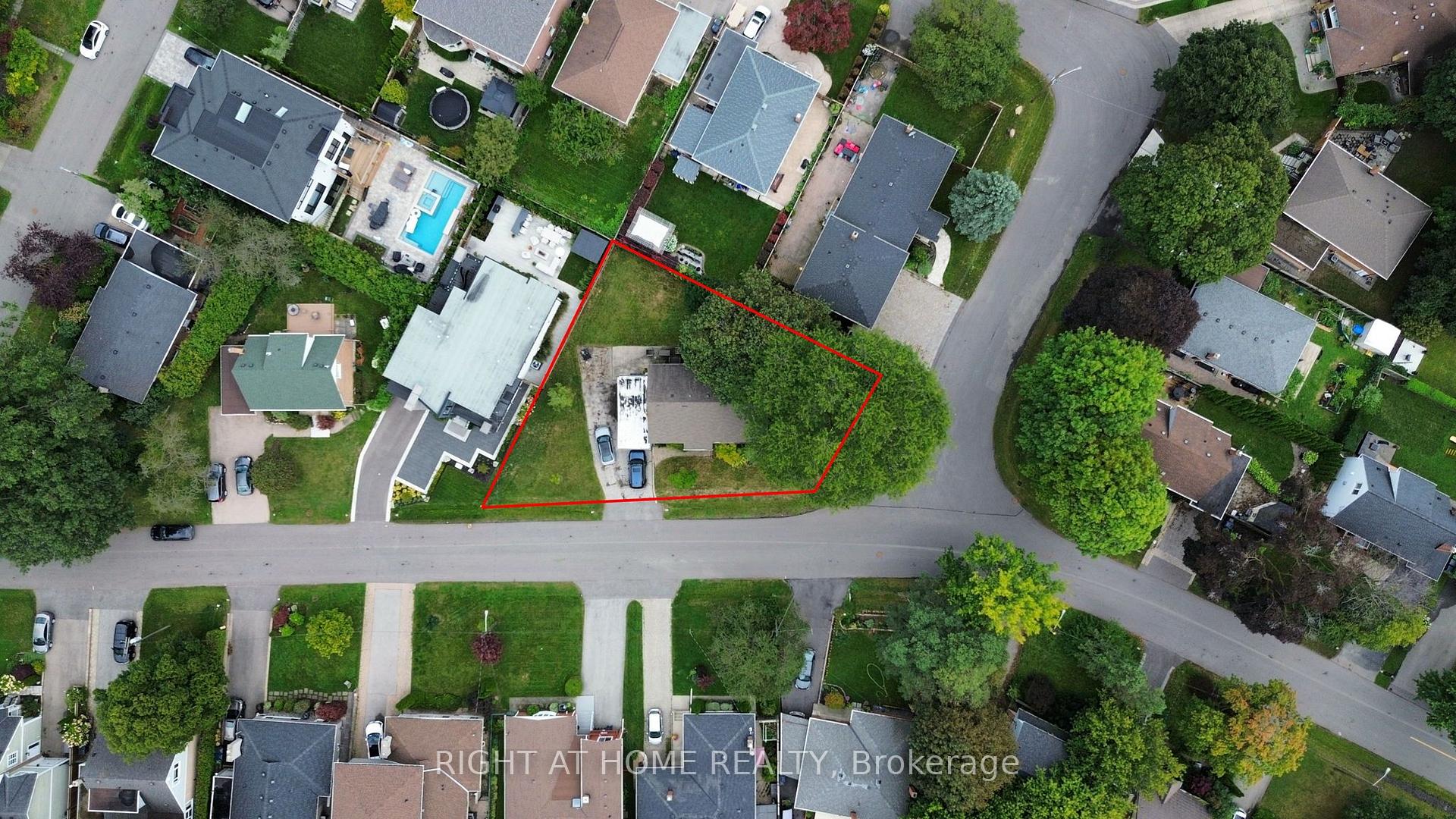 Photo 11 of 9 Appledale Road, Etobicoke, Princess-Rosethorn — HOMEH