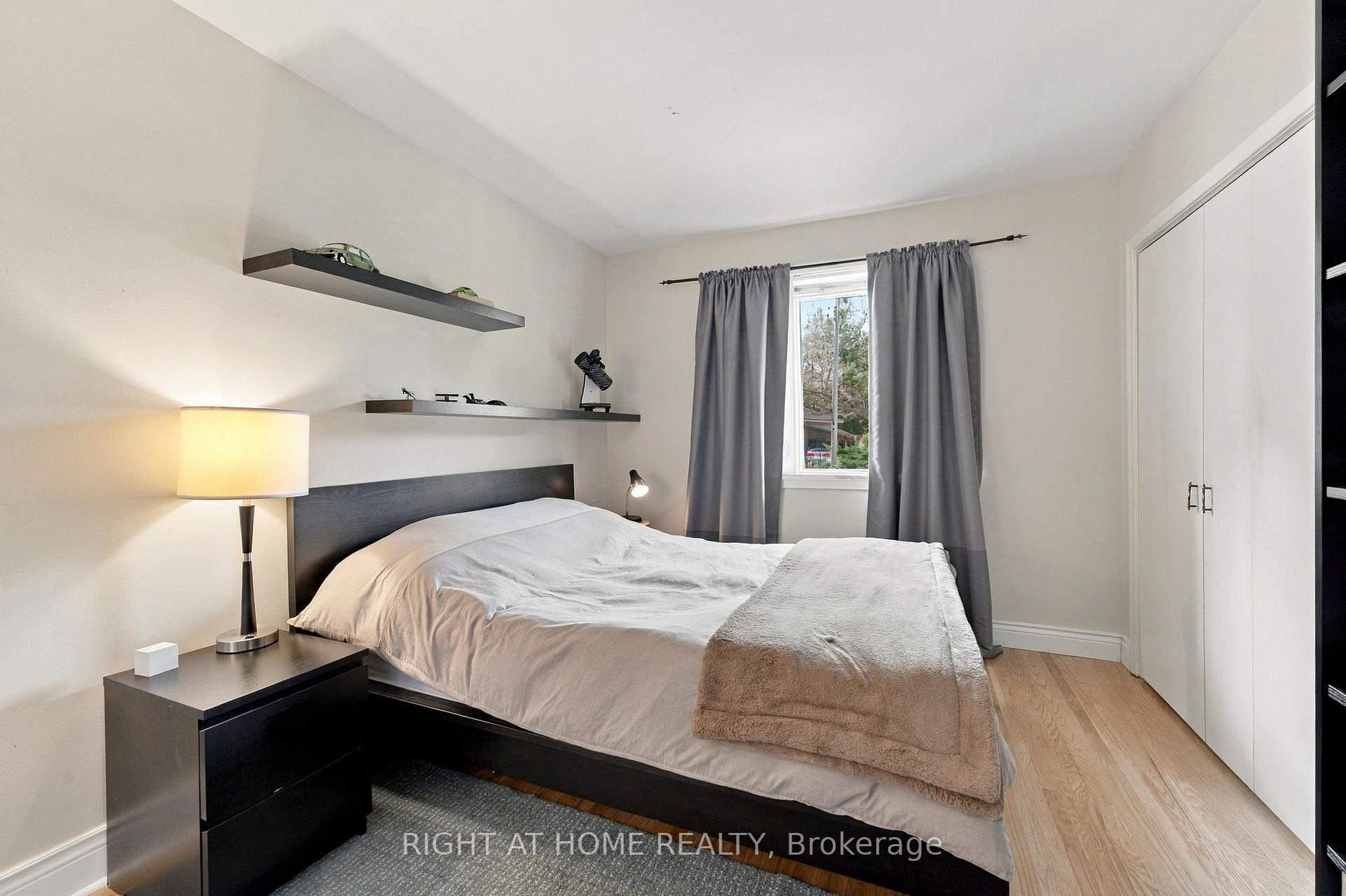 Photo 20 of 9 Appledale Road, Etobicoke, Princess-Rosethorn — HOMEH