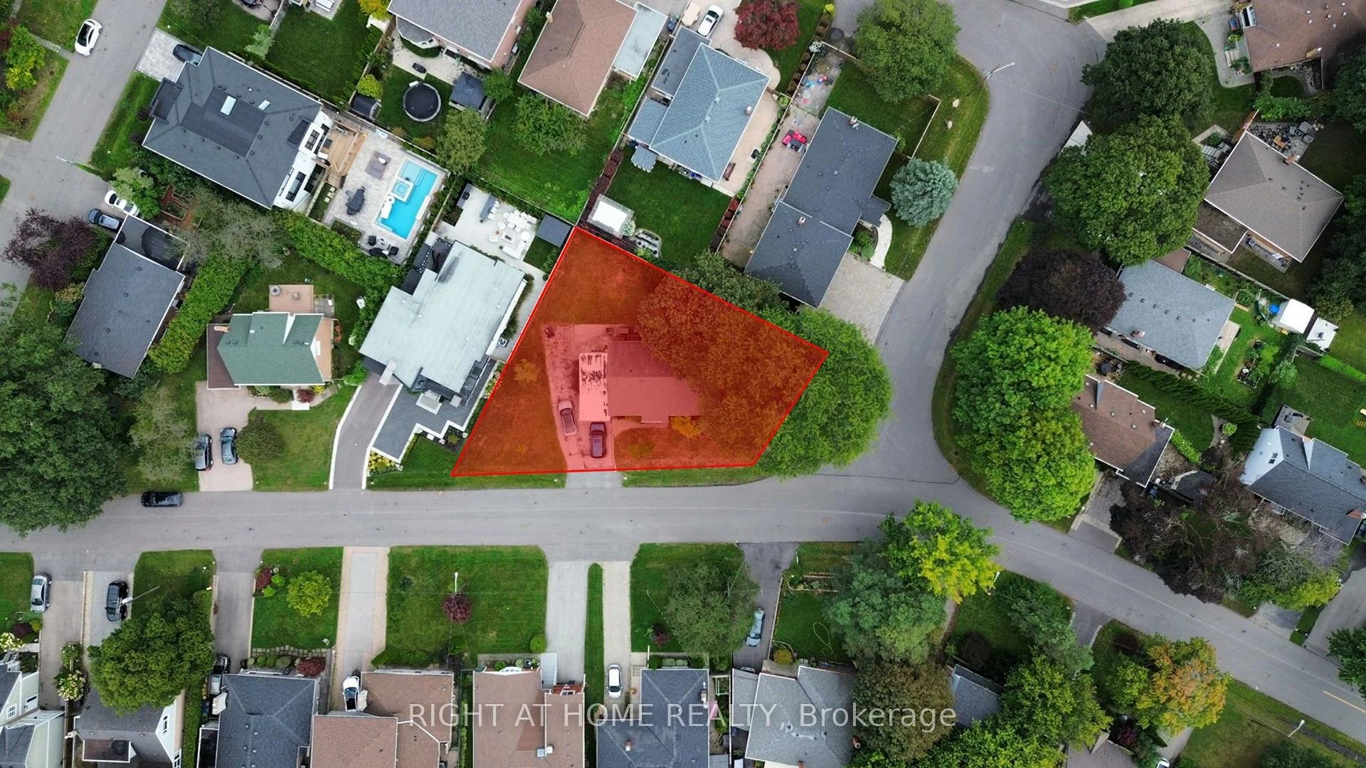 Photo 10 of 9 Appledale Road, Etobicoke, Princess-Rosethorn — HOMEH