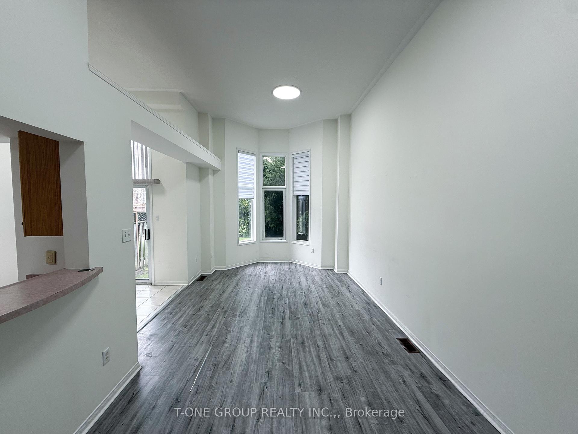 Photo 4 of 90 Bridlepath Street, Richmond Hill, Rouge Woods — HOMEH