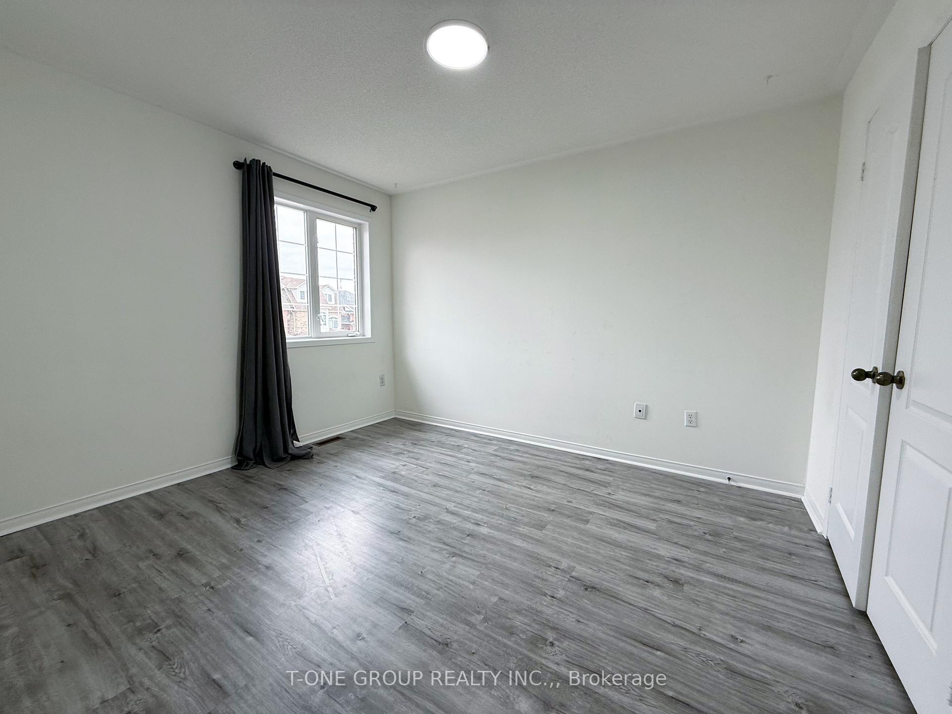 Photo 7 of 90 Bridlepath Street, Richmond Hill, Rouge Woods — HOMEH