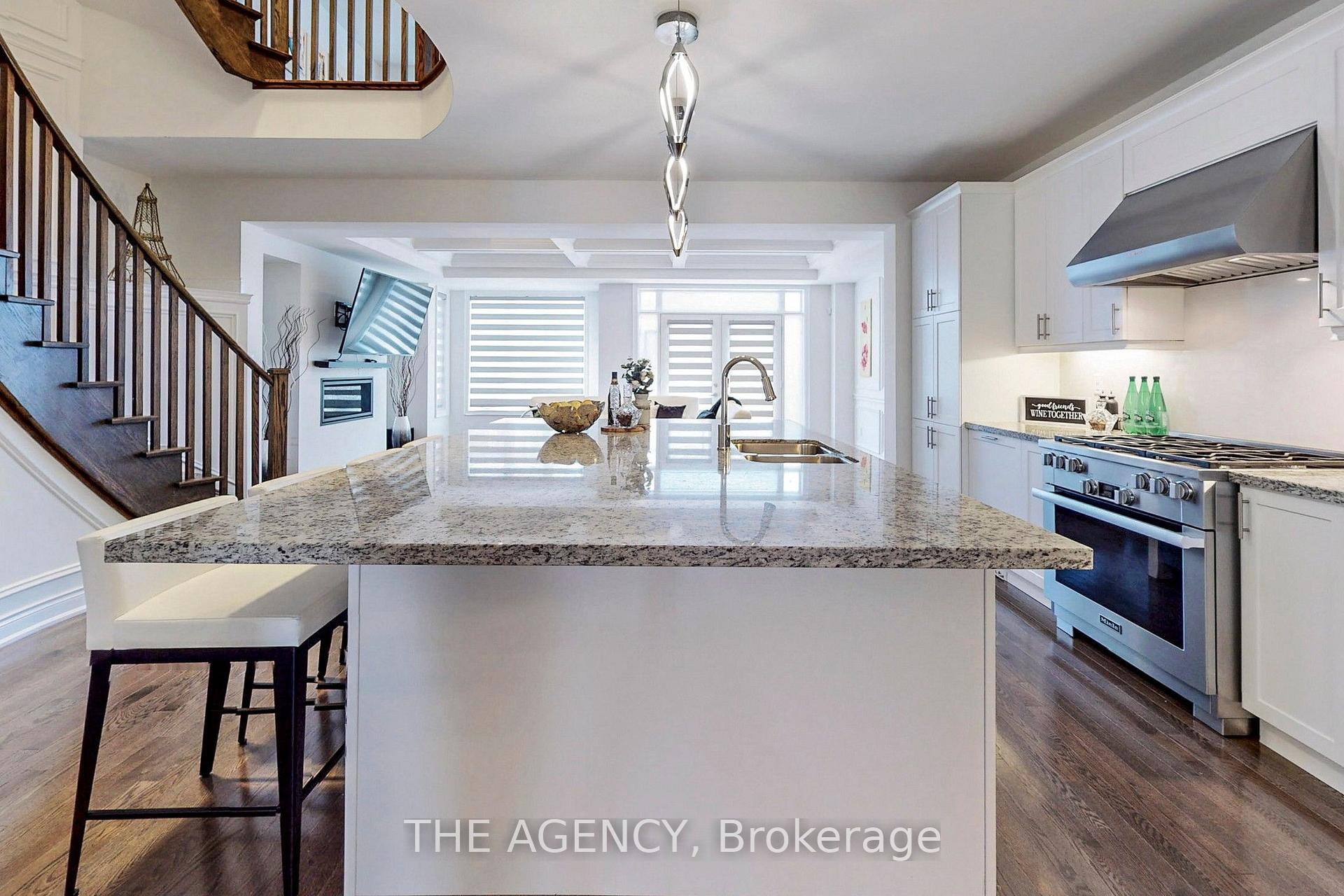 Photo 4 of 7 Kipling Grove Court, Etobicoke, Princess-Rosethorn — HOMEH