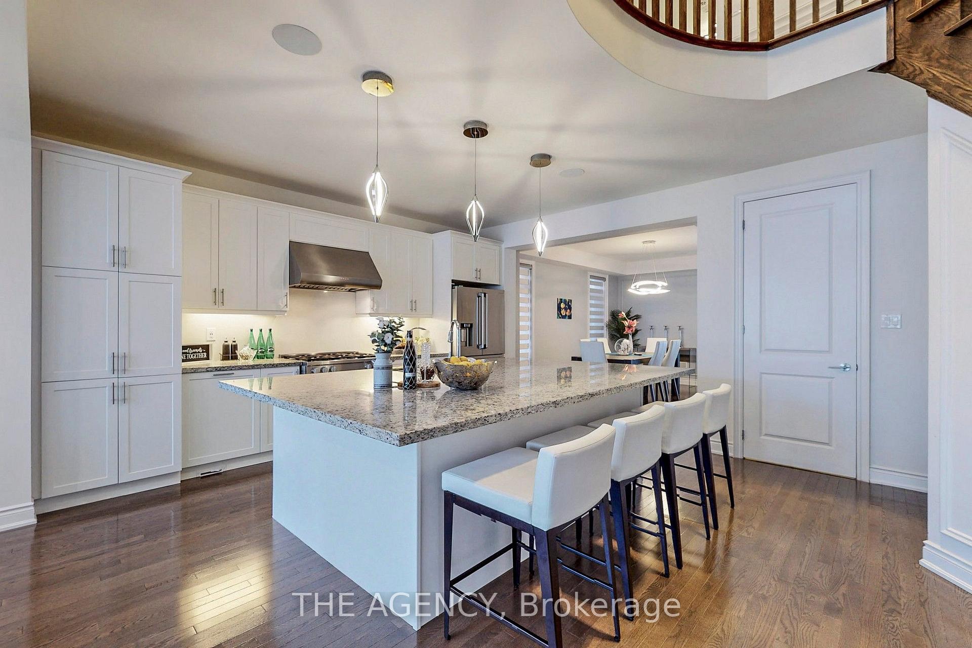 Photo 5 of 7 Kipling Grove Court, Etobicoke, Princess-Rosethorn — HOMEH