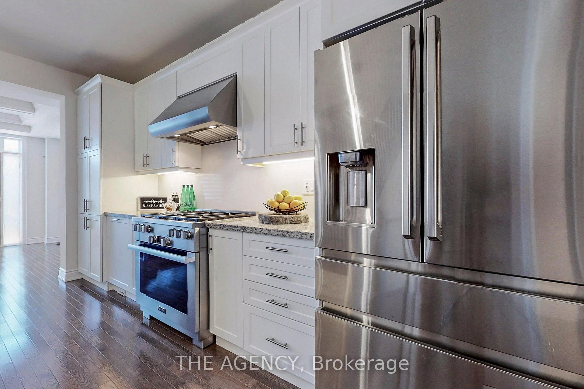 Photo 8 of 7 Kipling Grove Court, Etobicoke, Princess-Rosethorn — HOMEH