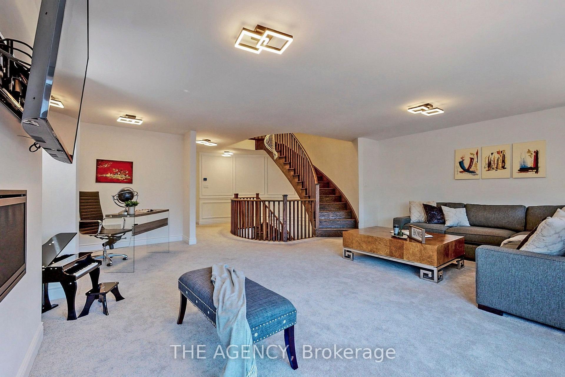 Photo 12 of 7 Kipling Grove Court, Etobicoke, Princess-Rosethorn — HOMEH