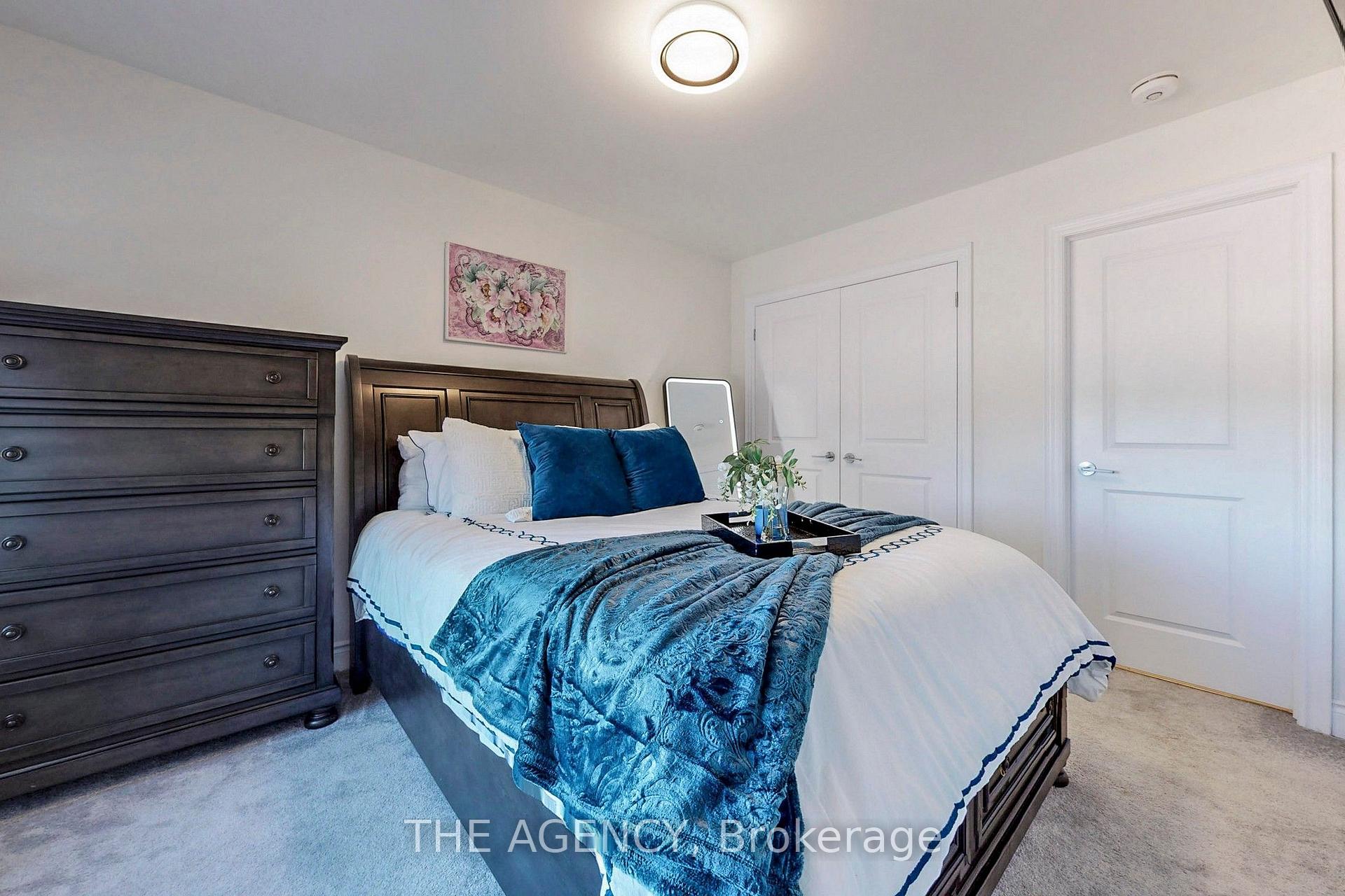Photo 15 of 7 Kipling Grove Court, Etobicoke, Princess-Rosethorn — HOMEH