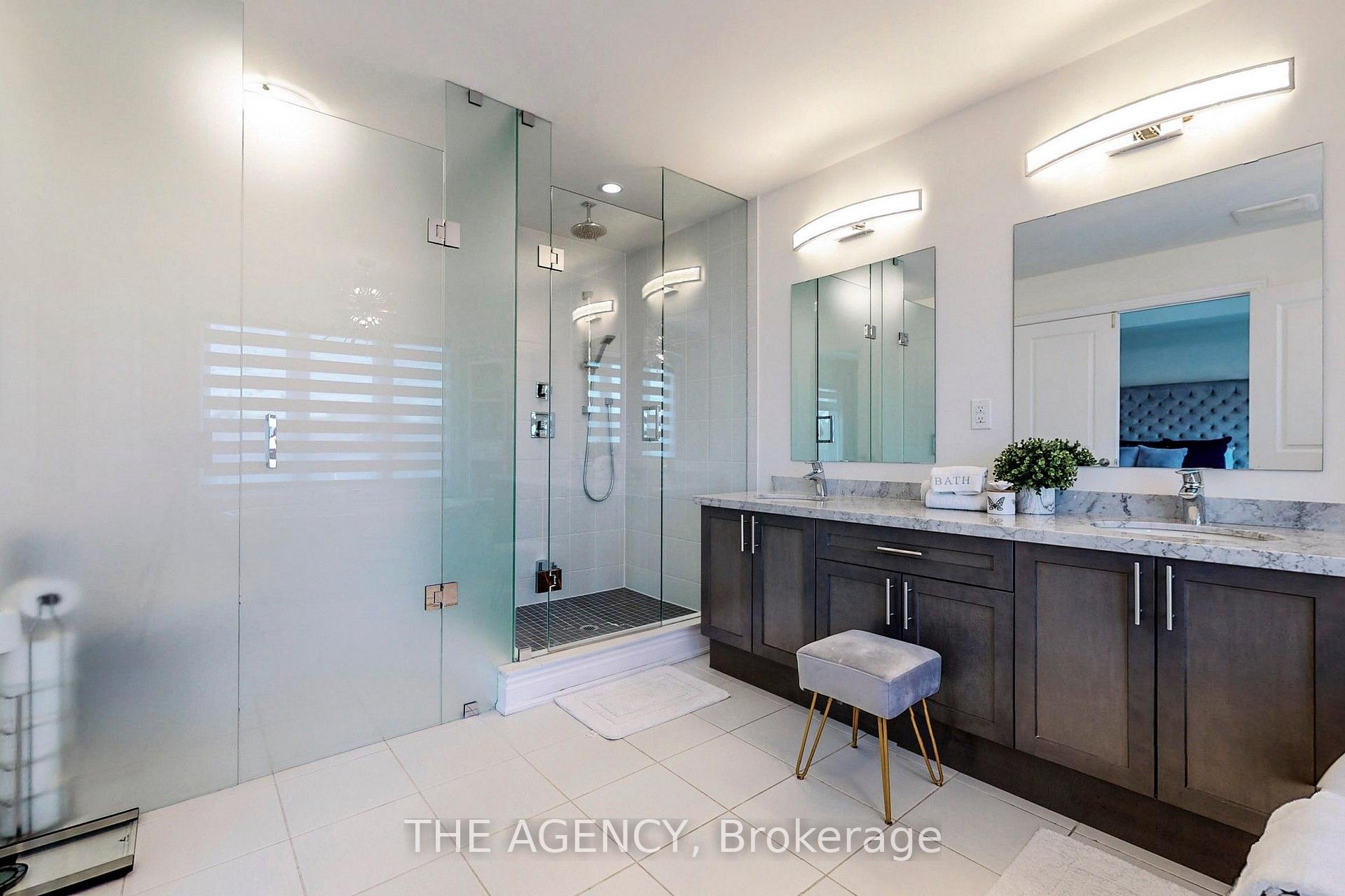 Photo 25 of 7 Kipling Grove Court, Etobicoke, Princess-Rosethorn — HOMEH