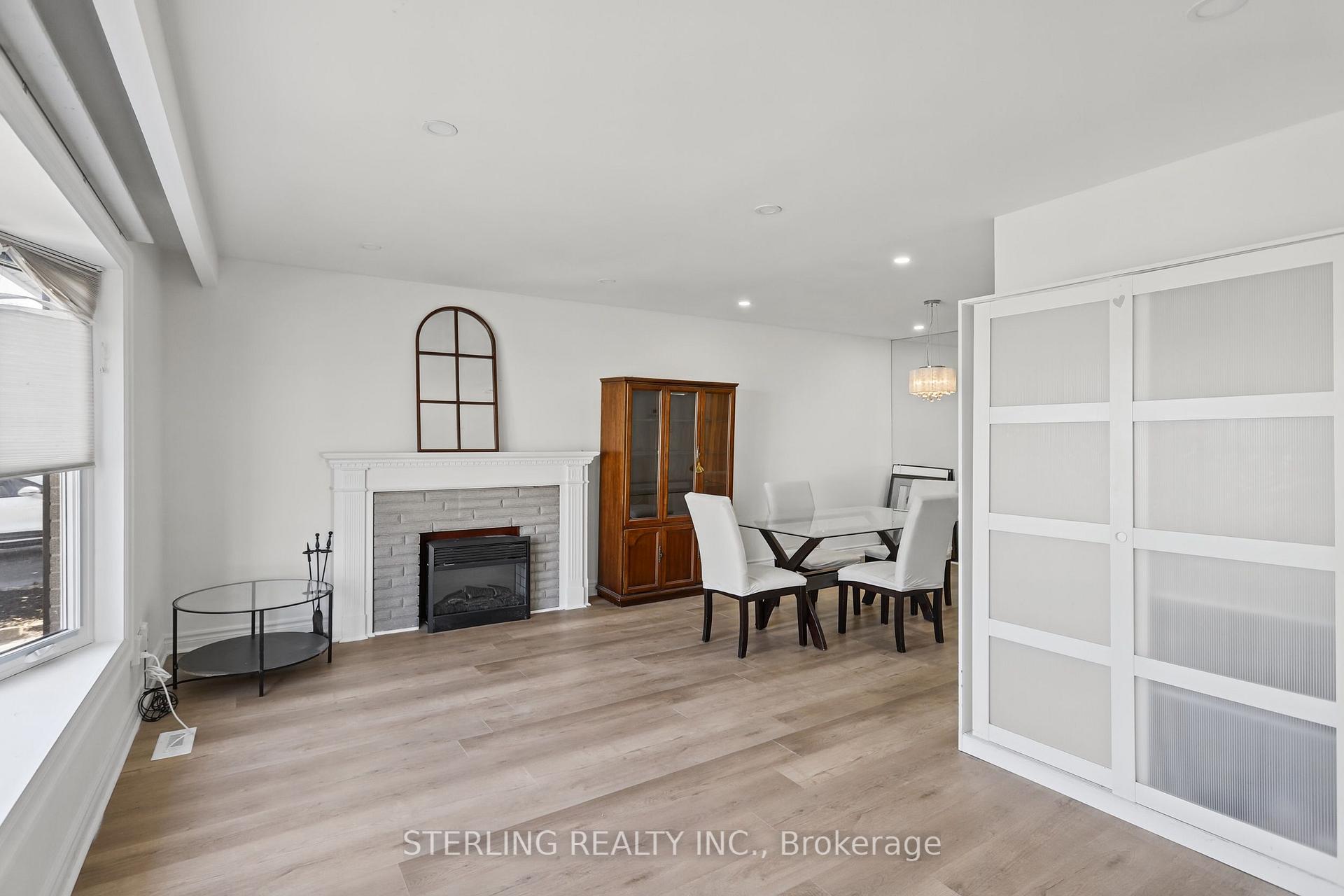 Photo 4 of 27 Oakmeadow Boulevard, Scarborough, Morningside — HOMEH