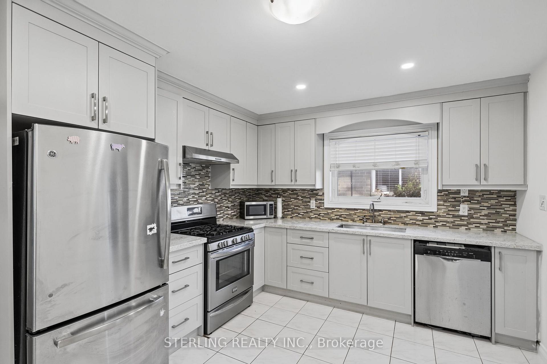 Photo 5 of 27 Oakmeadow Boulevard, Scarborough, Morningside — HOMEH