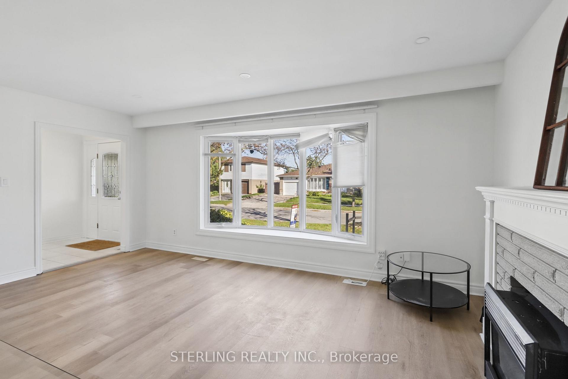 Photo 6 of 27 Oakmeadow Boulevard, Scarborough, Morningside — HOMEH
