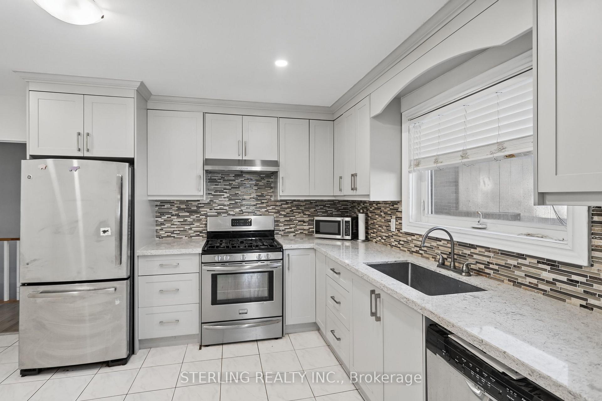 Photo 7 of 27 Oakmeadow Boulevard, Scarborough, Morningside — HOMEH