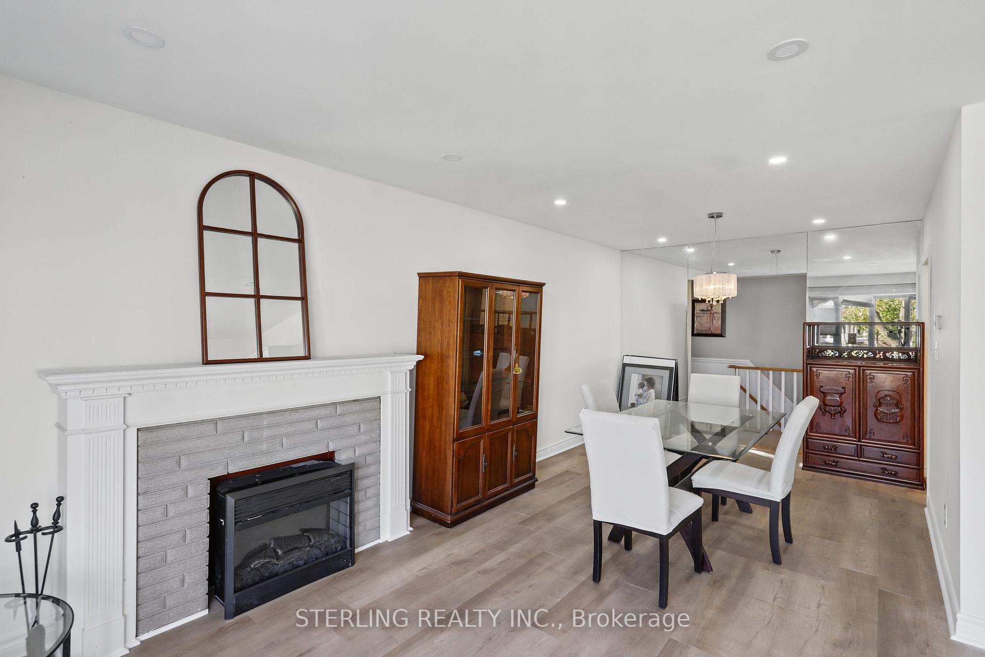 Photo 9 of 27 Oakmeadow Boulevard, Scarborough, Morningside — HOMEH