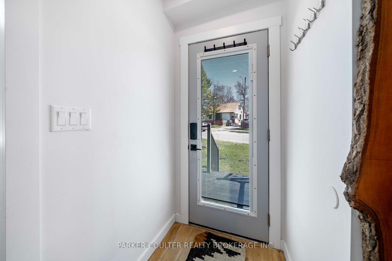 Photo 2 of 160 Duckworth Street, Barrie, Codrington — HOMEH