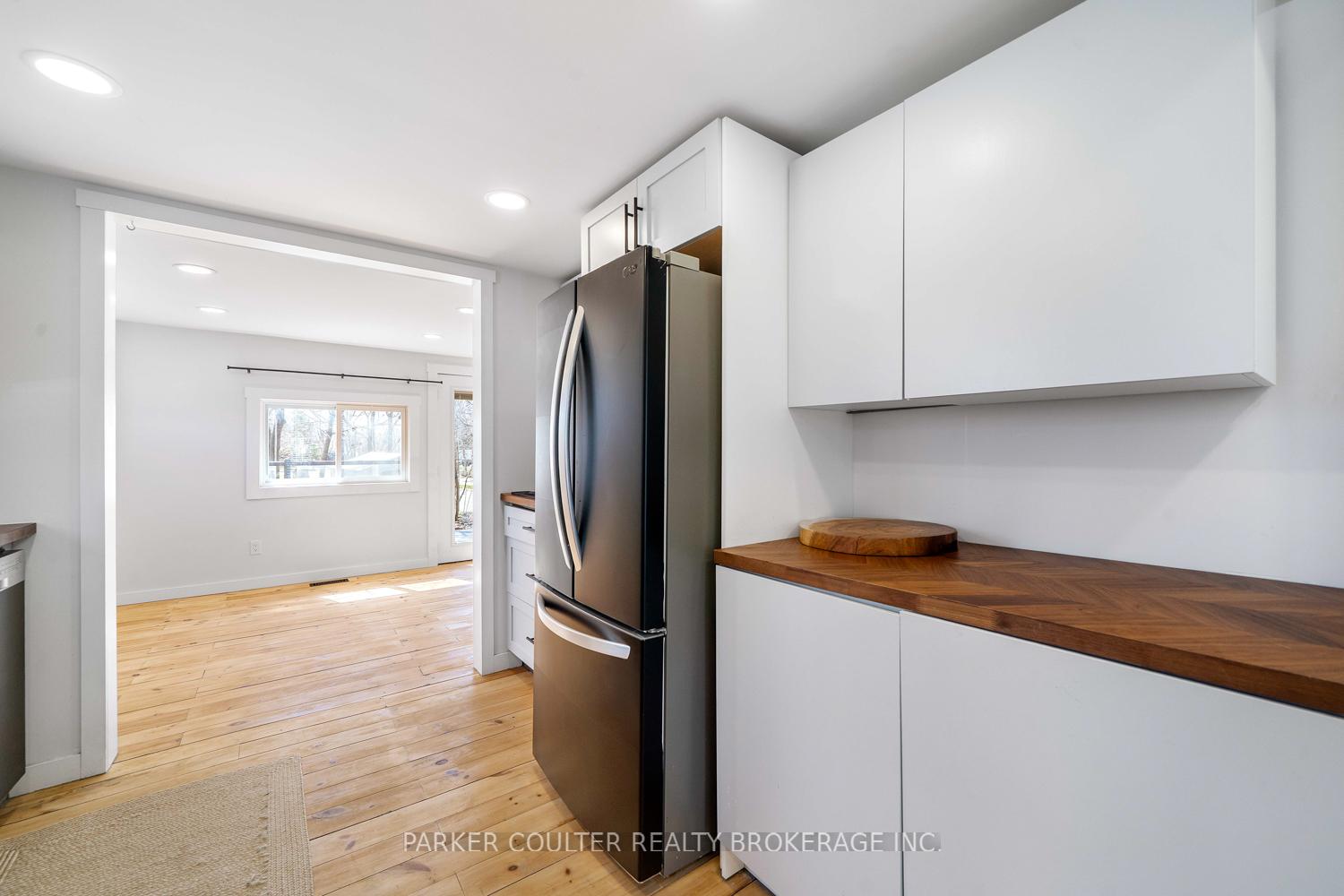 Photo 4 of 160 Duckworth Street, Barrie, Codrington — HOMEH