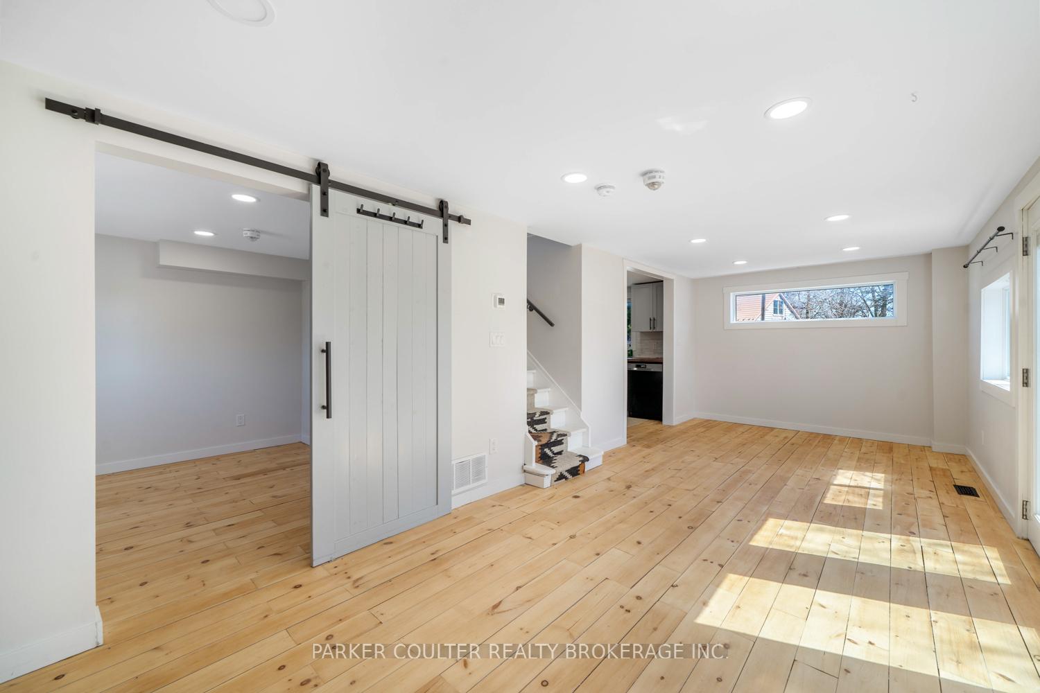 Photo 14 of 160 Duckworth Street, Barrie, Codrington — HOMEH
