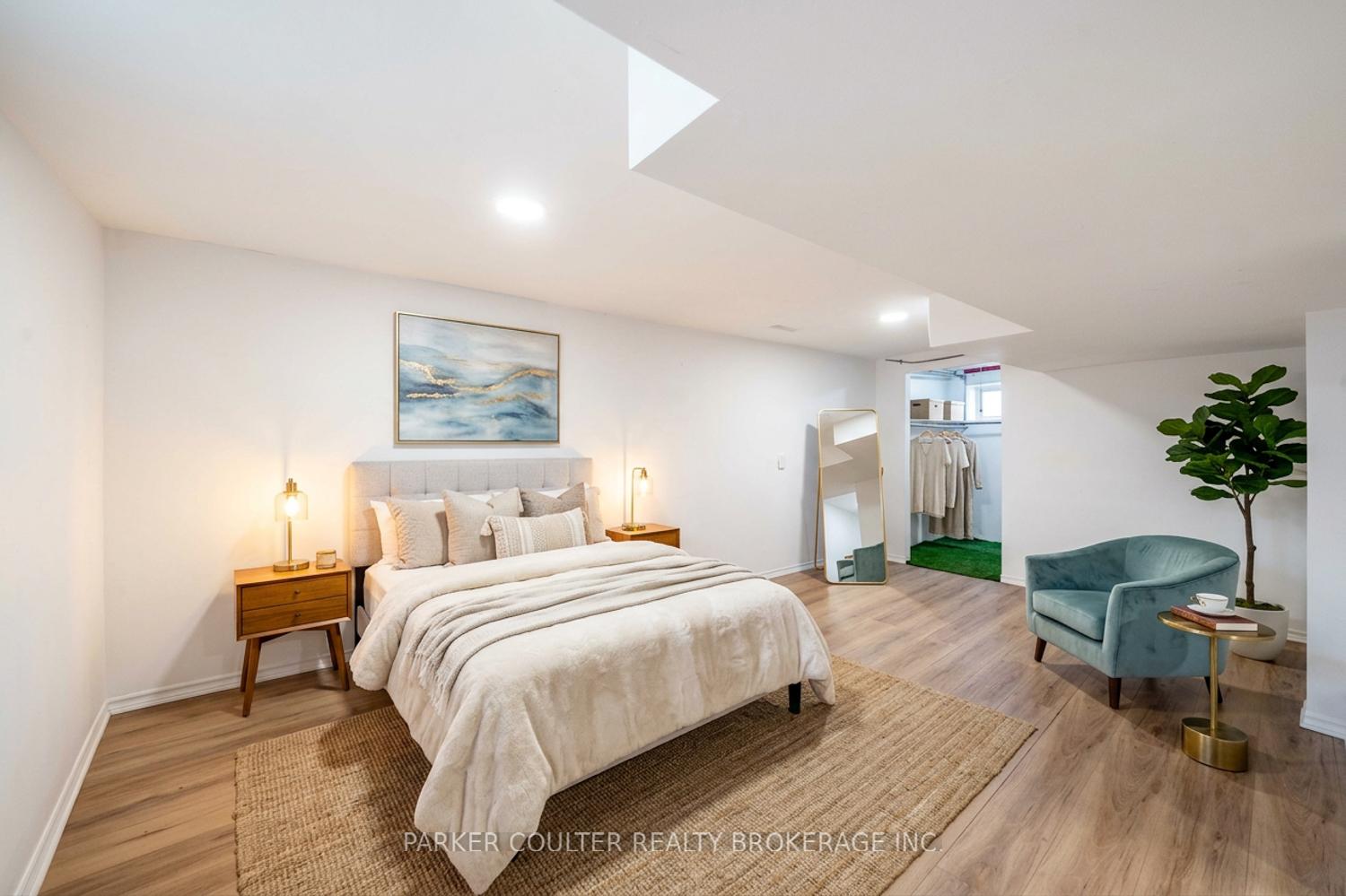 Photo 23 of 160 Duckworth Street, Barrie, Codrington — HOMEH