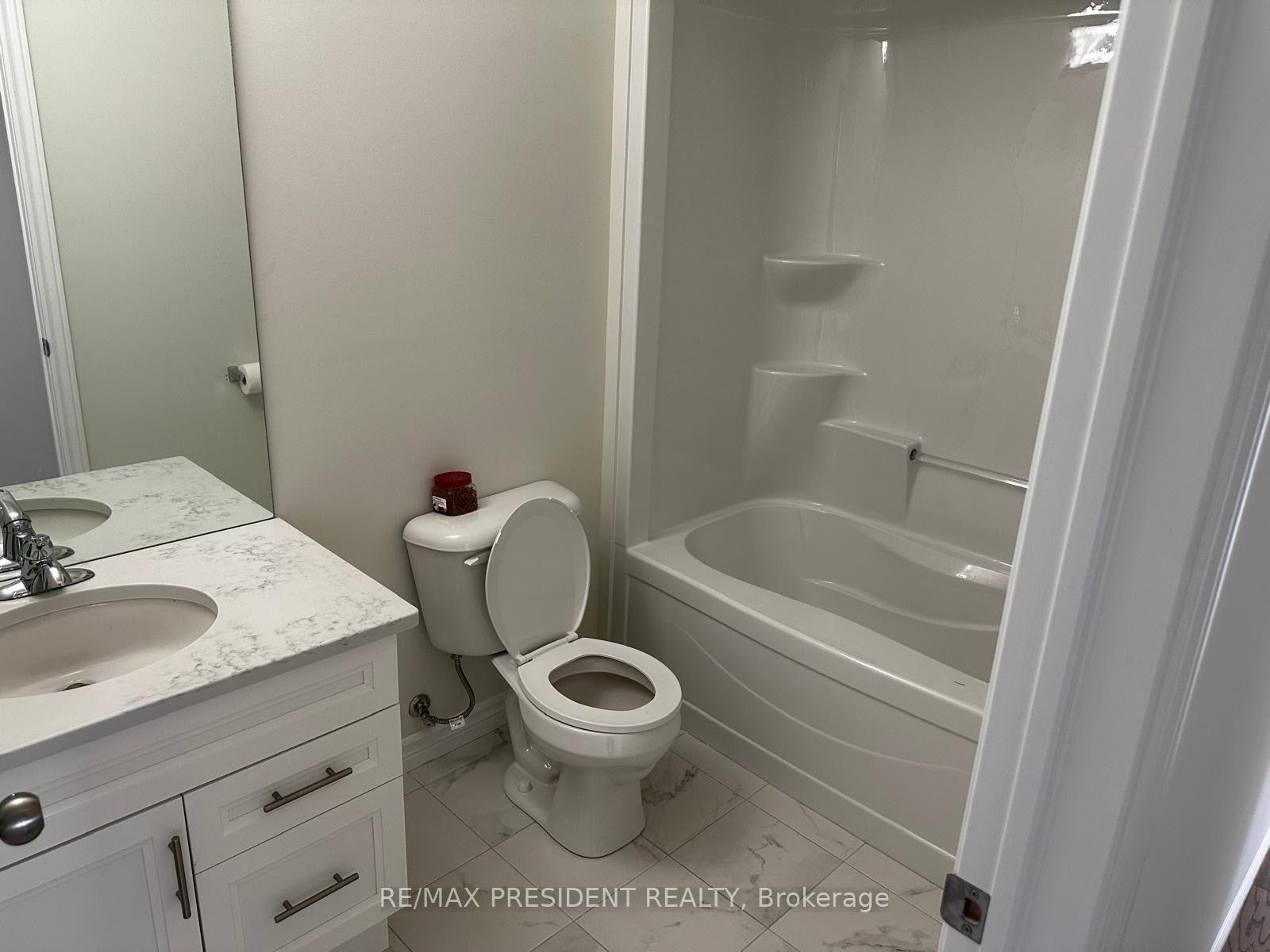Photo 8 of 1075 Aspen Ridge Crescent, Lakeshore, Emeryville — HOMEH