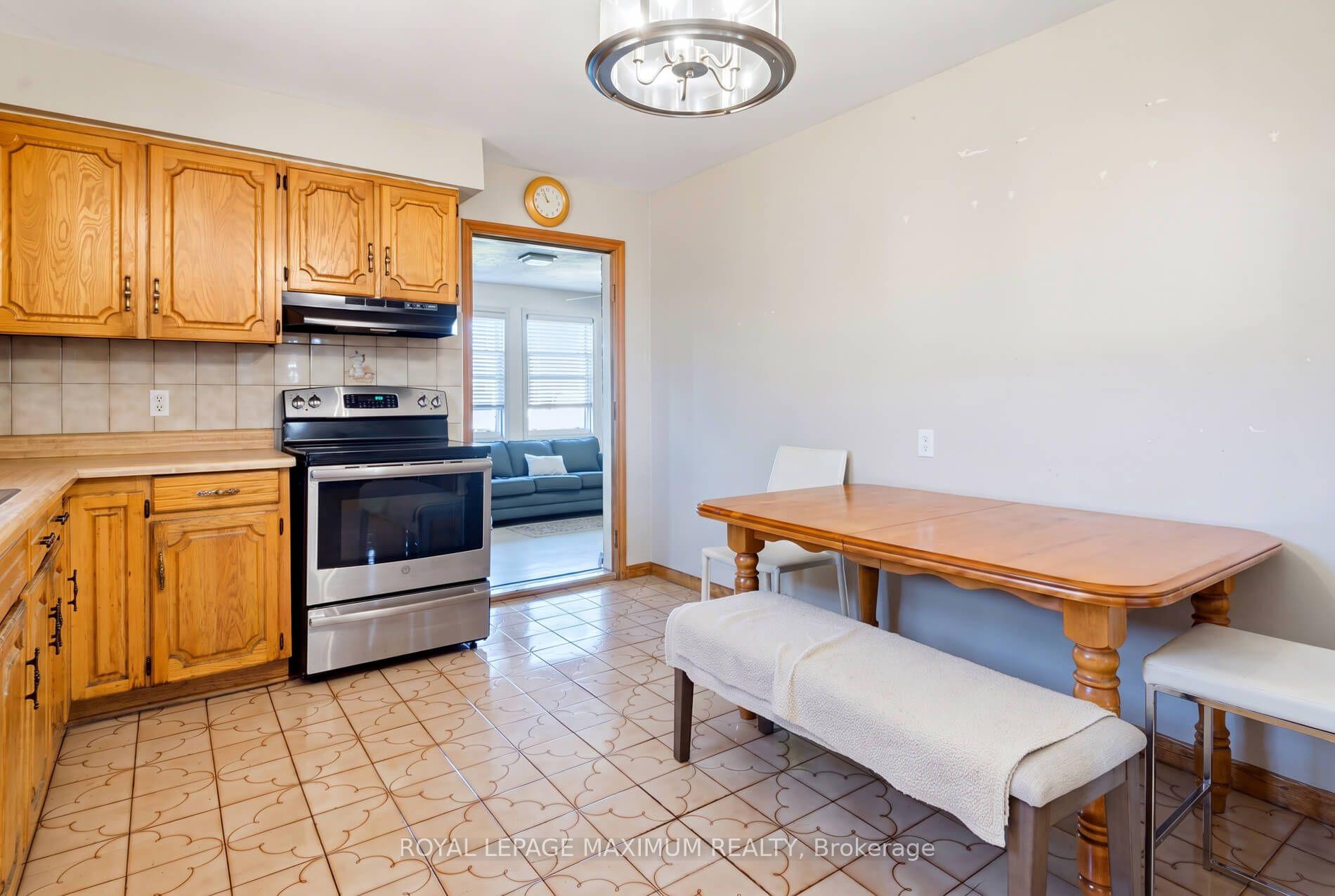 Photo 8 of 84 Gilley Road, North York, Downsview-Roding-CFB — HOMEH