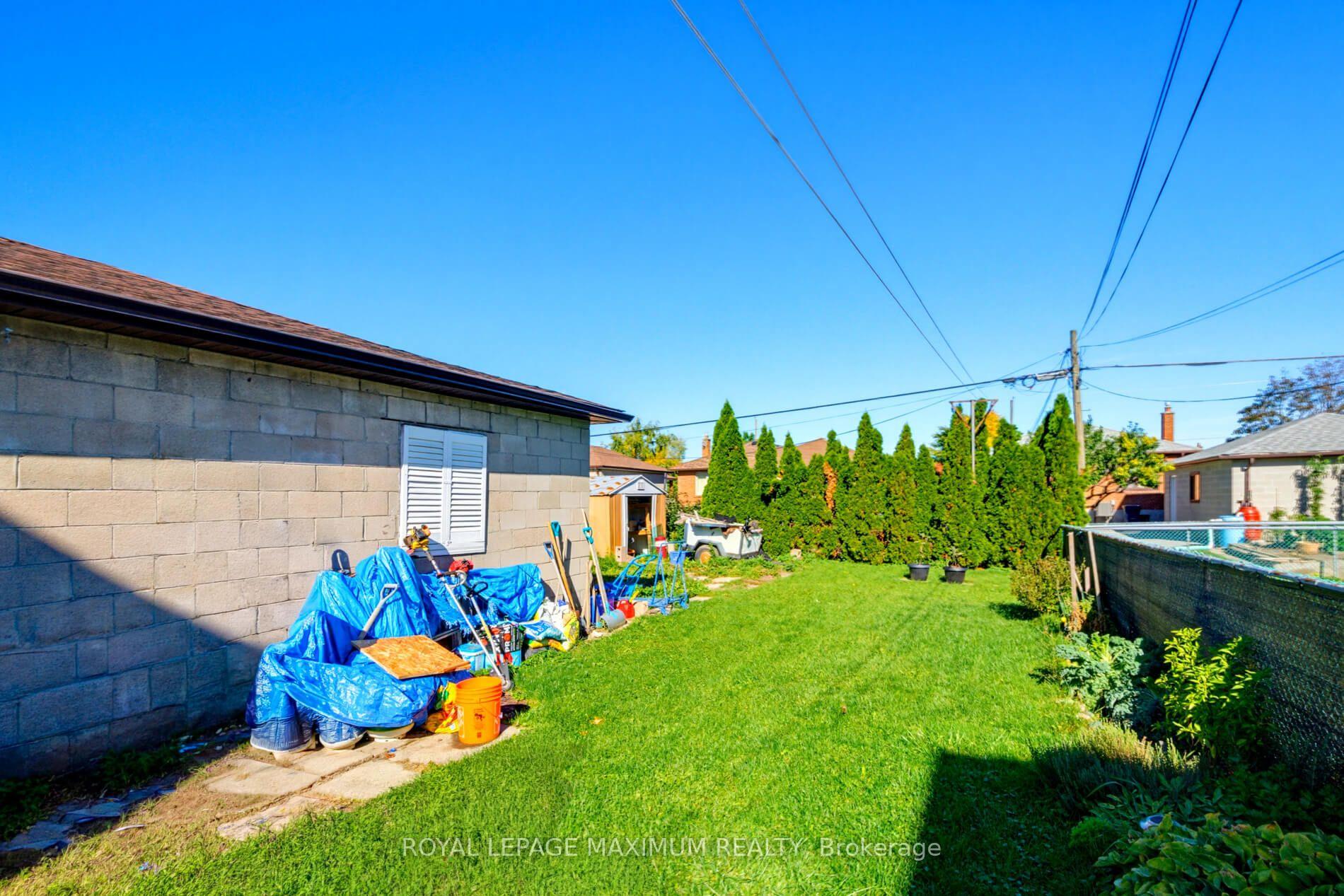 Photo 23 of 84 Gilley Road, North York, Downsview-Roding-CFB — HOMEH