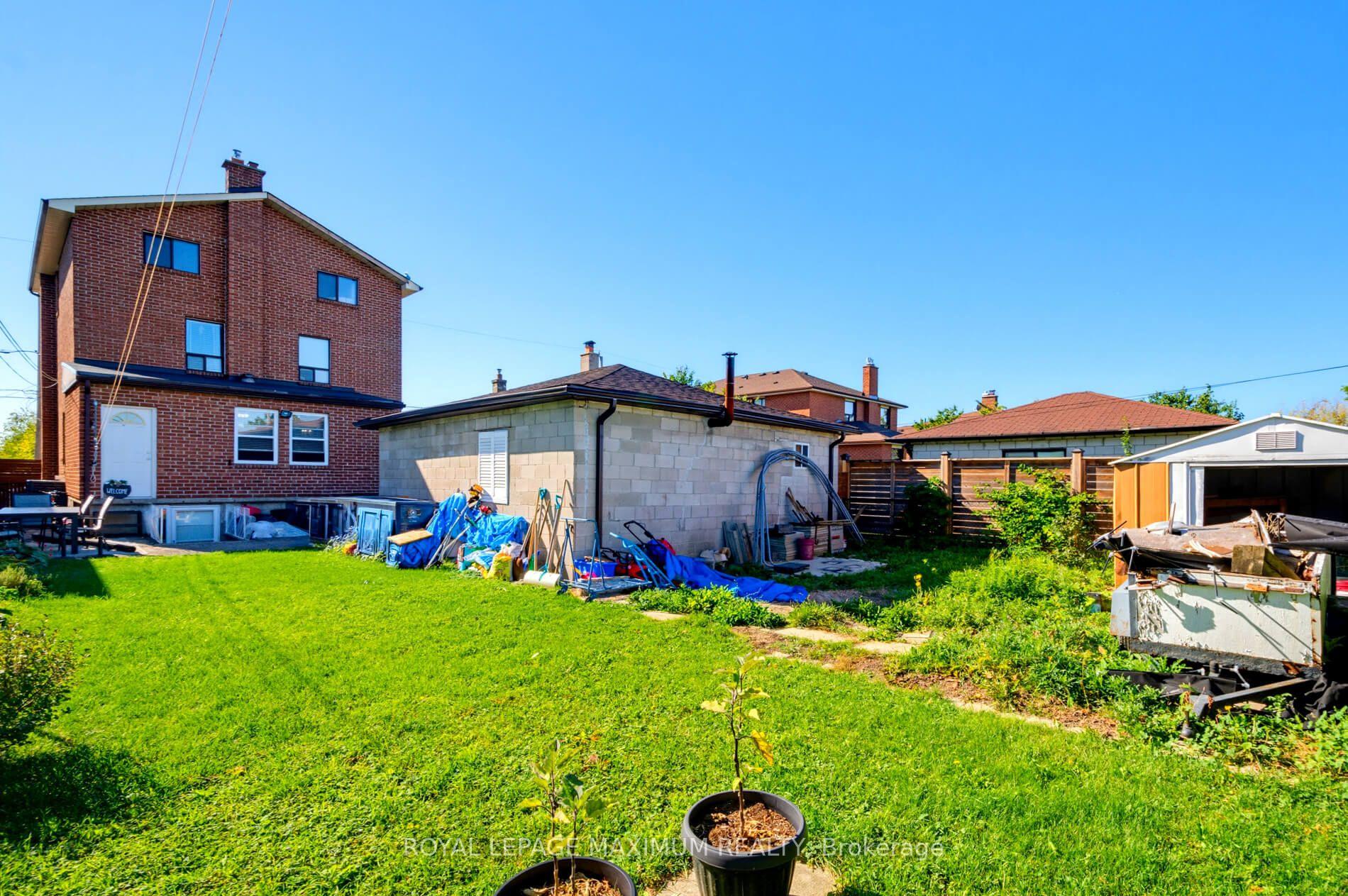 Photo 25 of 84 Gilley Road, North York, Downsview-Roding-CFB — HOMEH
