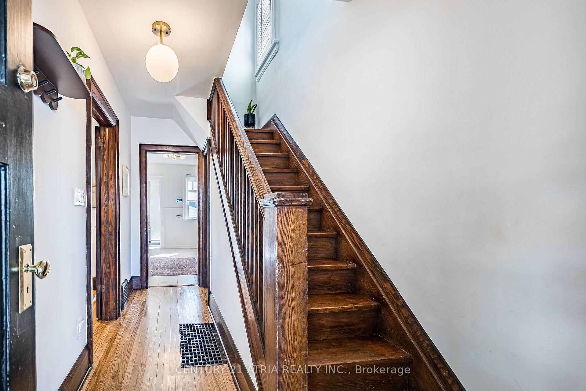 Photo 5 of 59 Fifth Street, Etobicoke, New Toronto — HOMEH