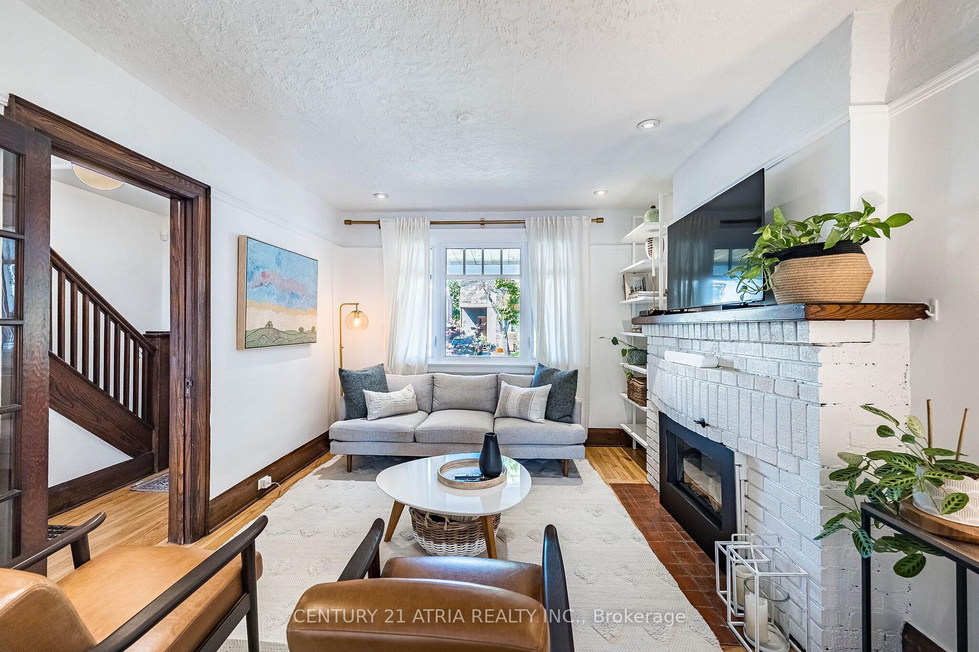 Photo 8 of 59 Fifth Street, Etobicoke, New Toronto — HOMEH
