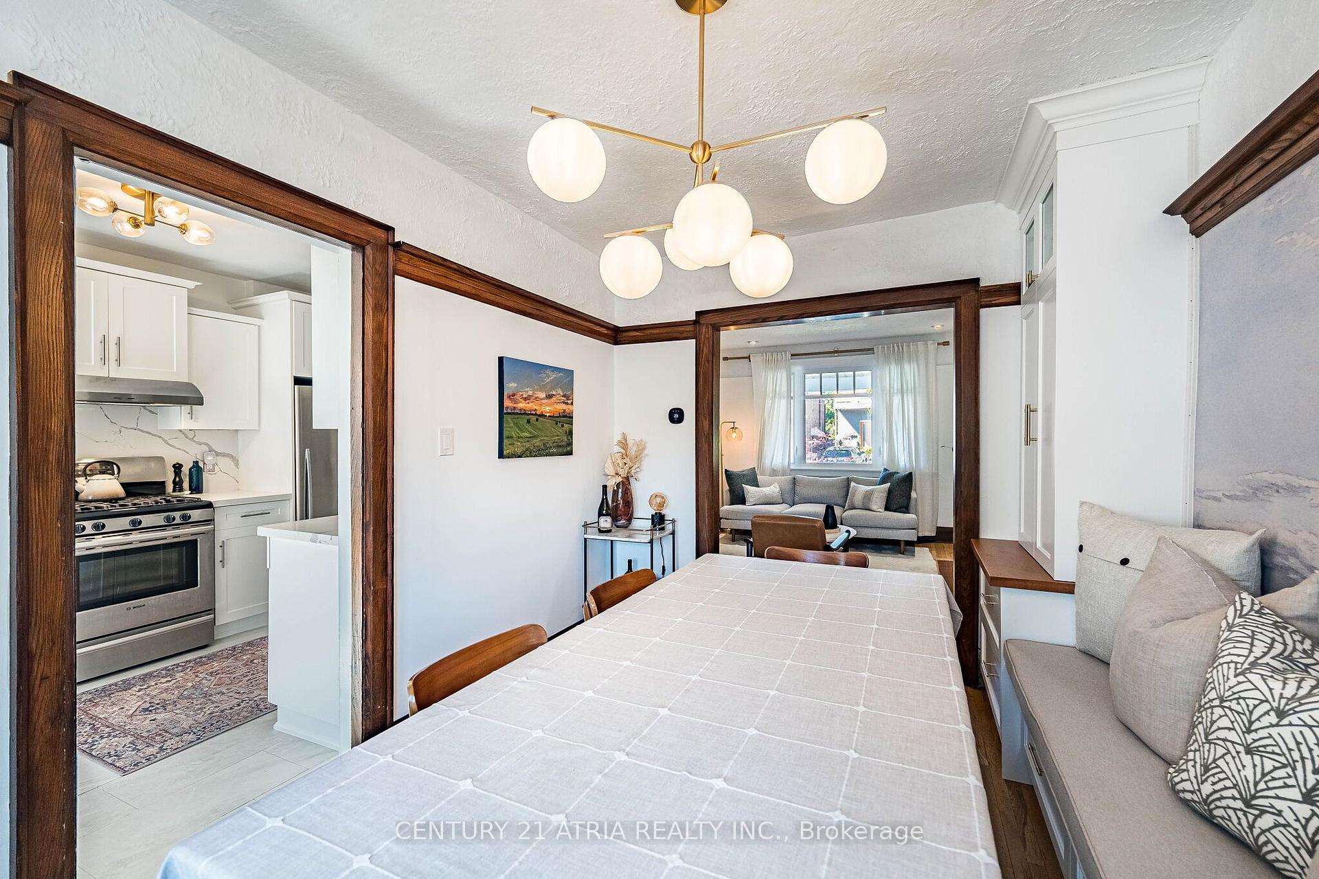 Photo 10 of 59 Fifth Street, Etobicoke, New Toronto — HOMEH