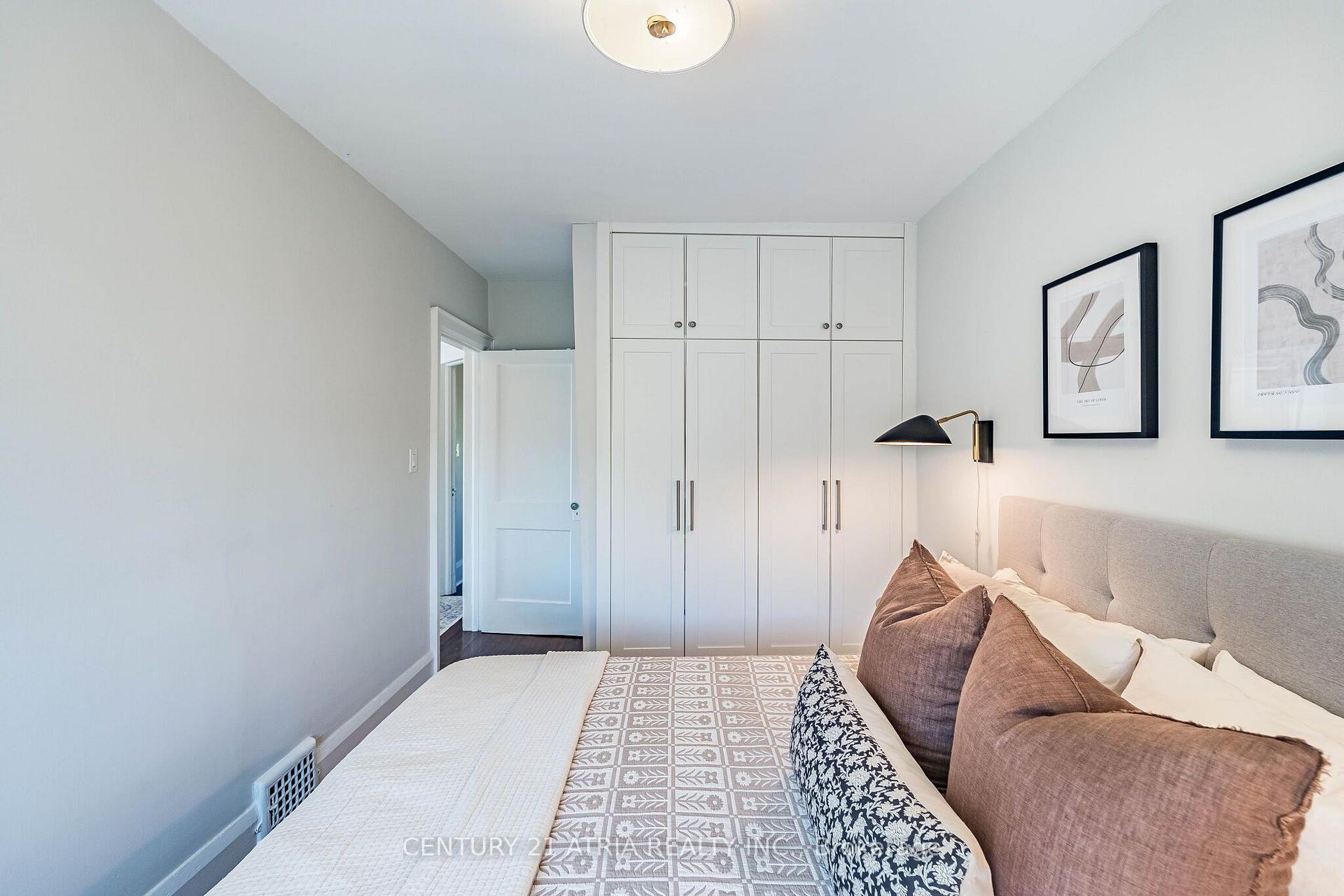 Photo 17 of 59 Fifth Street, Etobicoke, New Toronto — HOMEH