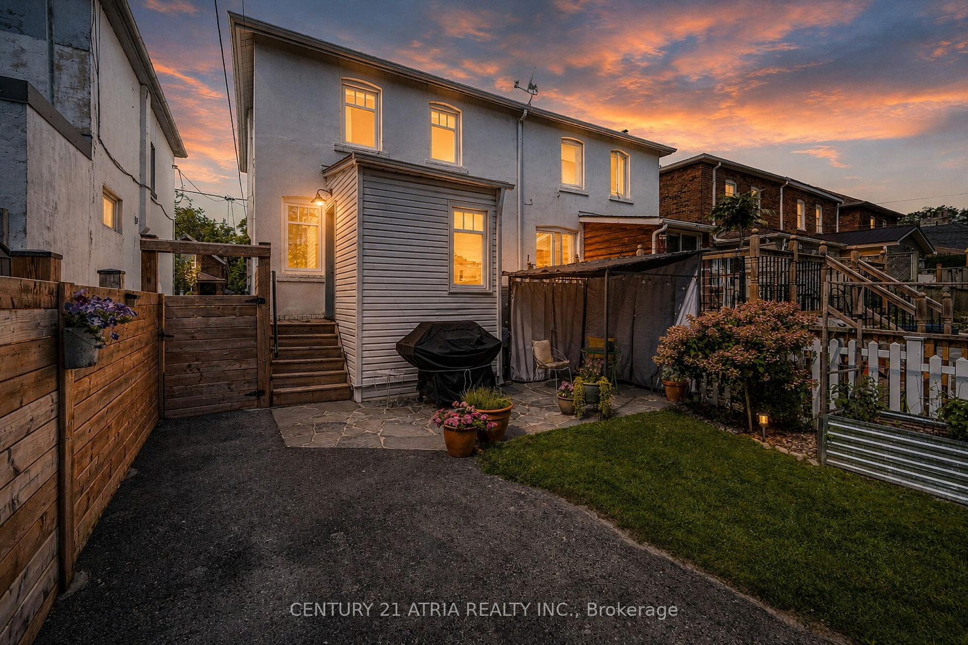 Photo 31 of 59 Fifth Street, Etobicoke, New Toronto — HOMEH