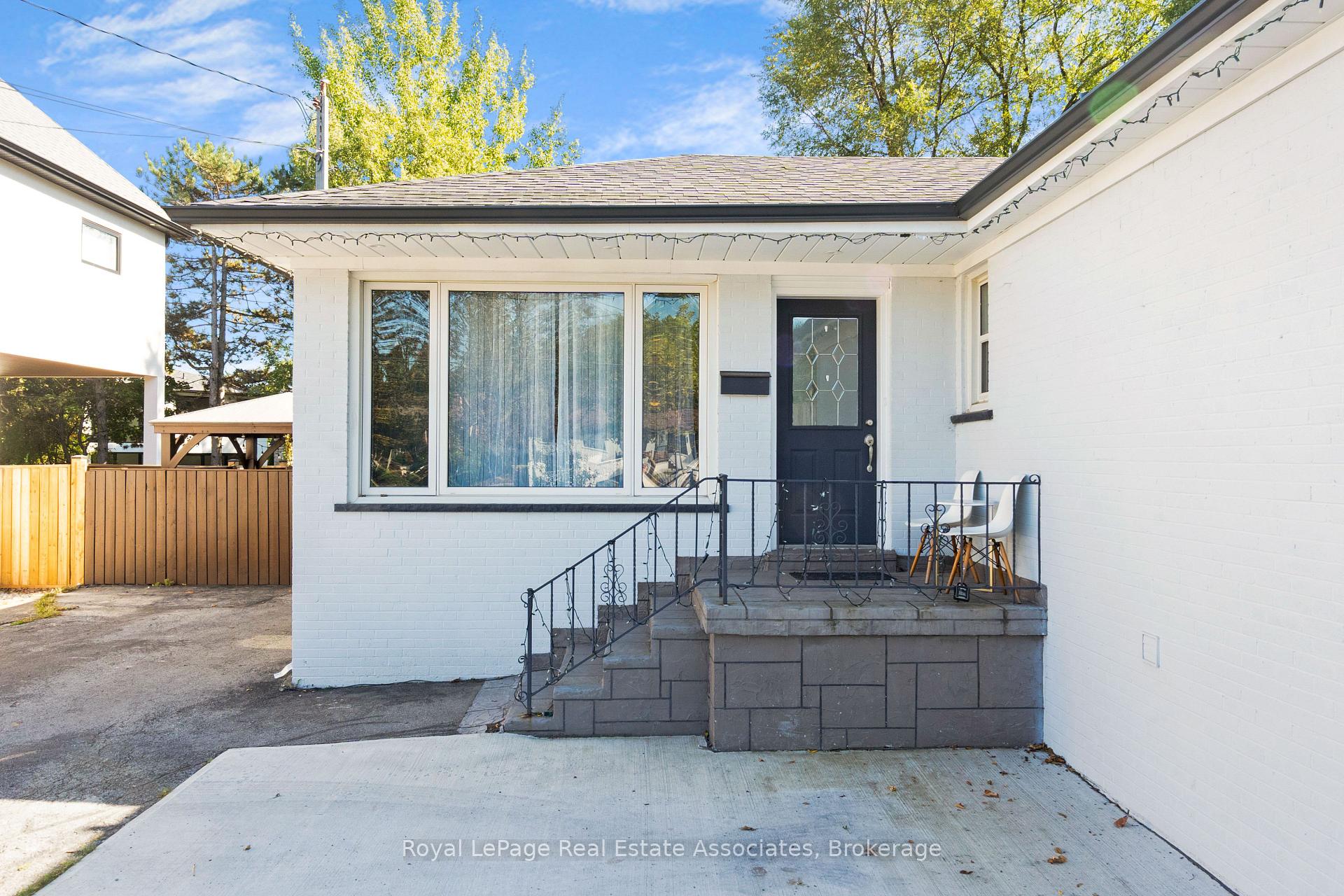 Photo 4 of 2086 Bridge Road, Oakville, West — HOMEH