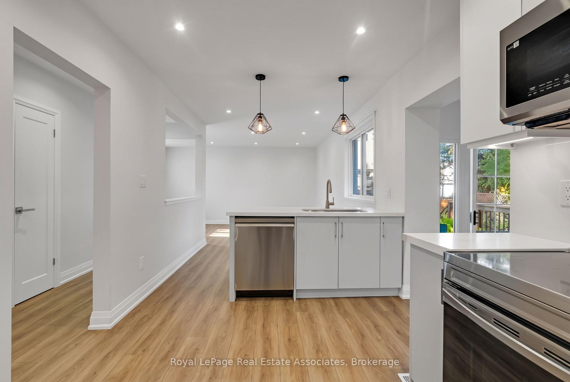 Photo 10 of 2086 Bridge Road, Oakville, West — HOMEH