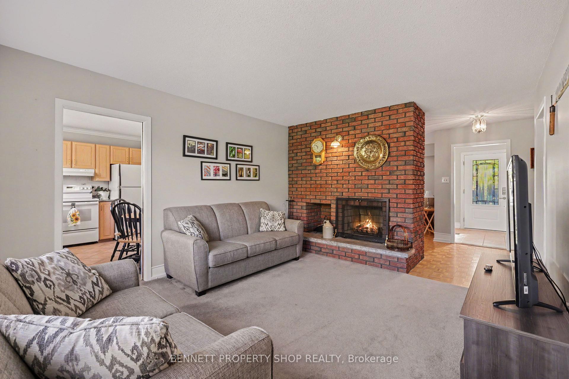 Photo 9 of 1486 Ridgebrook Drive, Ottawa, Pineview — HOMEH