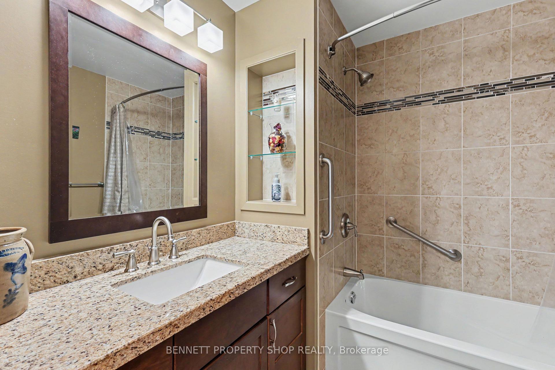 Photo 10 of 1486 Ridgebrook Drive, Ottawa, Pineview — HOMEH