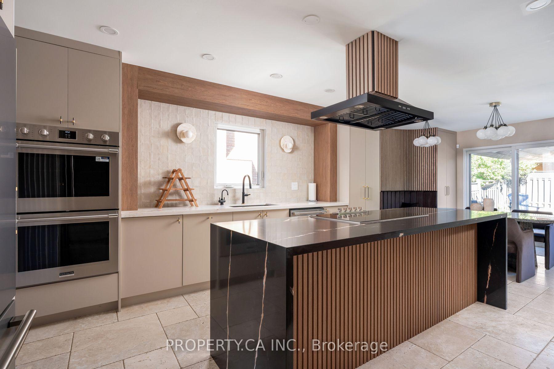 Photo 16 of 72 Devonsleigh Boulevard, Richmond Hill, Devonsleigh — HOMEH