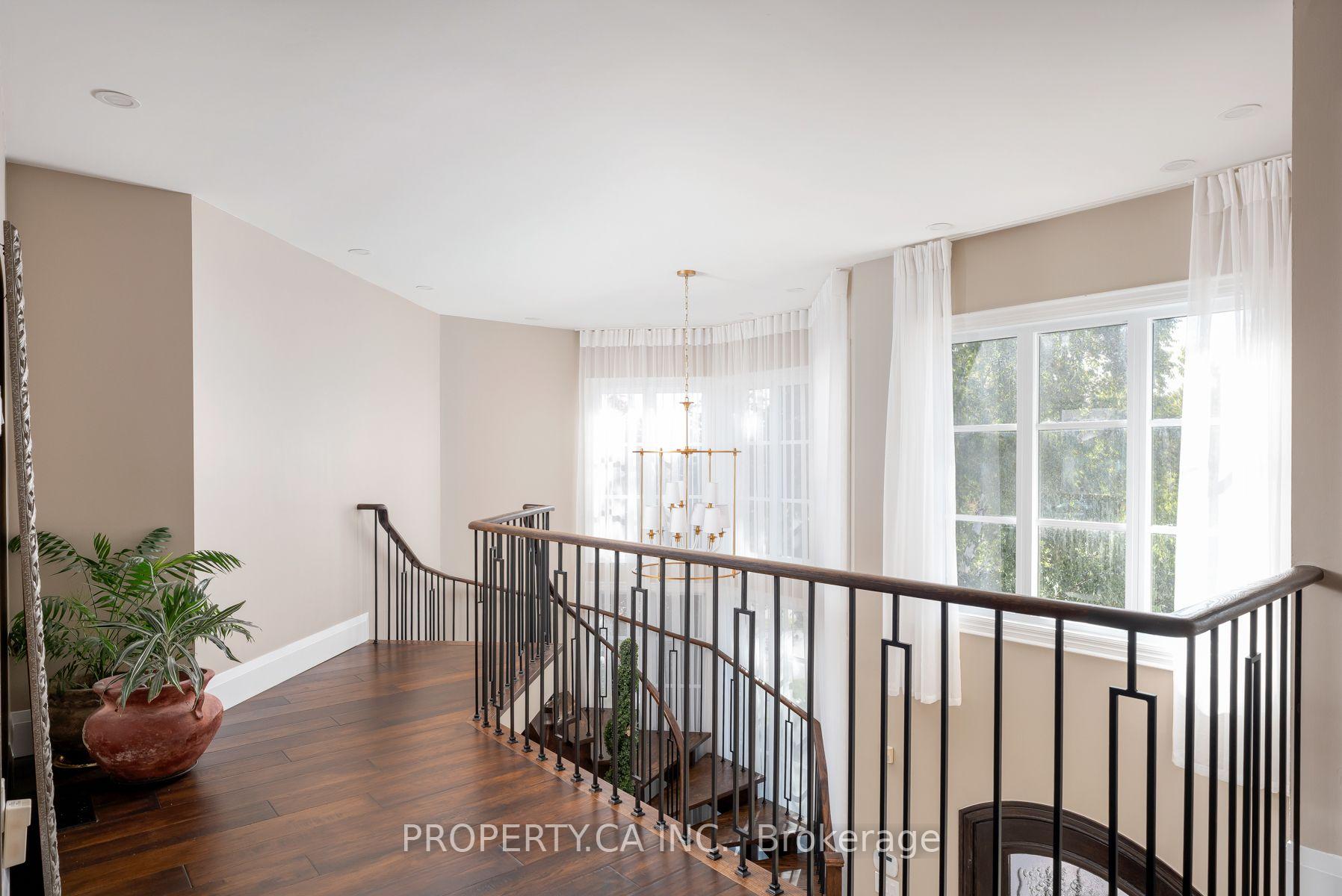 Photo 21 of 72 Devonsleigh Boulevard, Richmond Hill, Devonsleigh — HOMEH
