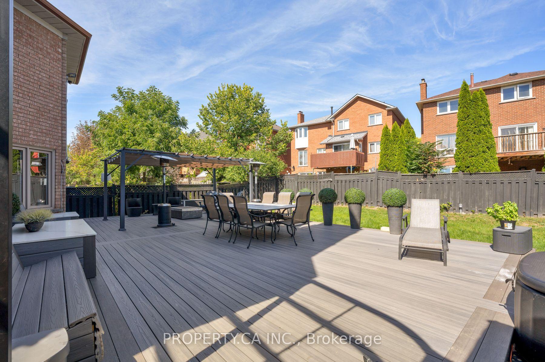 Photo 41 of 72 Devonsleigh Boulevard, Richmond Hill, Devonsleigh — HOMEH