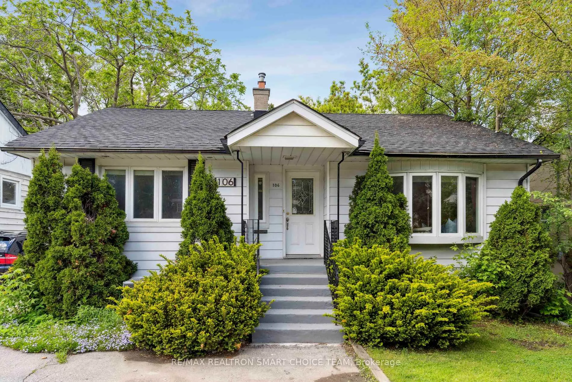 Front of 106 Steeles Avenue E