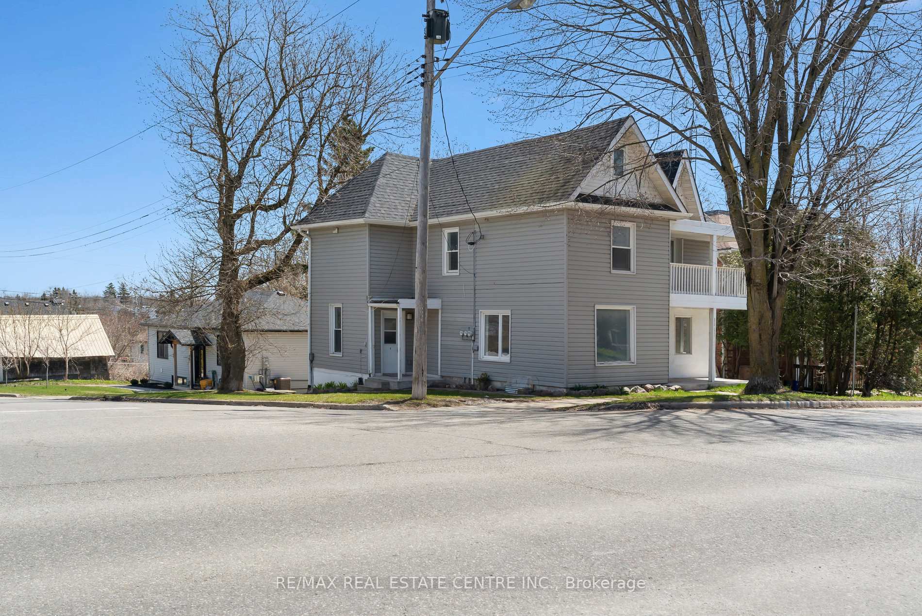 Photo of 221 Owen Sound Street