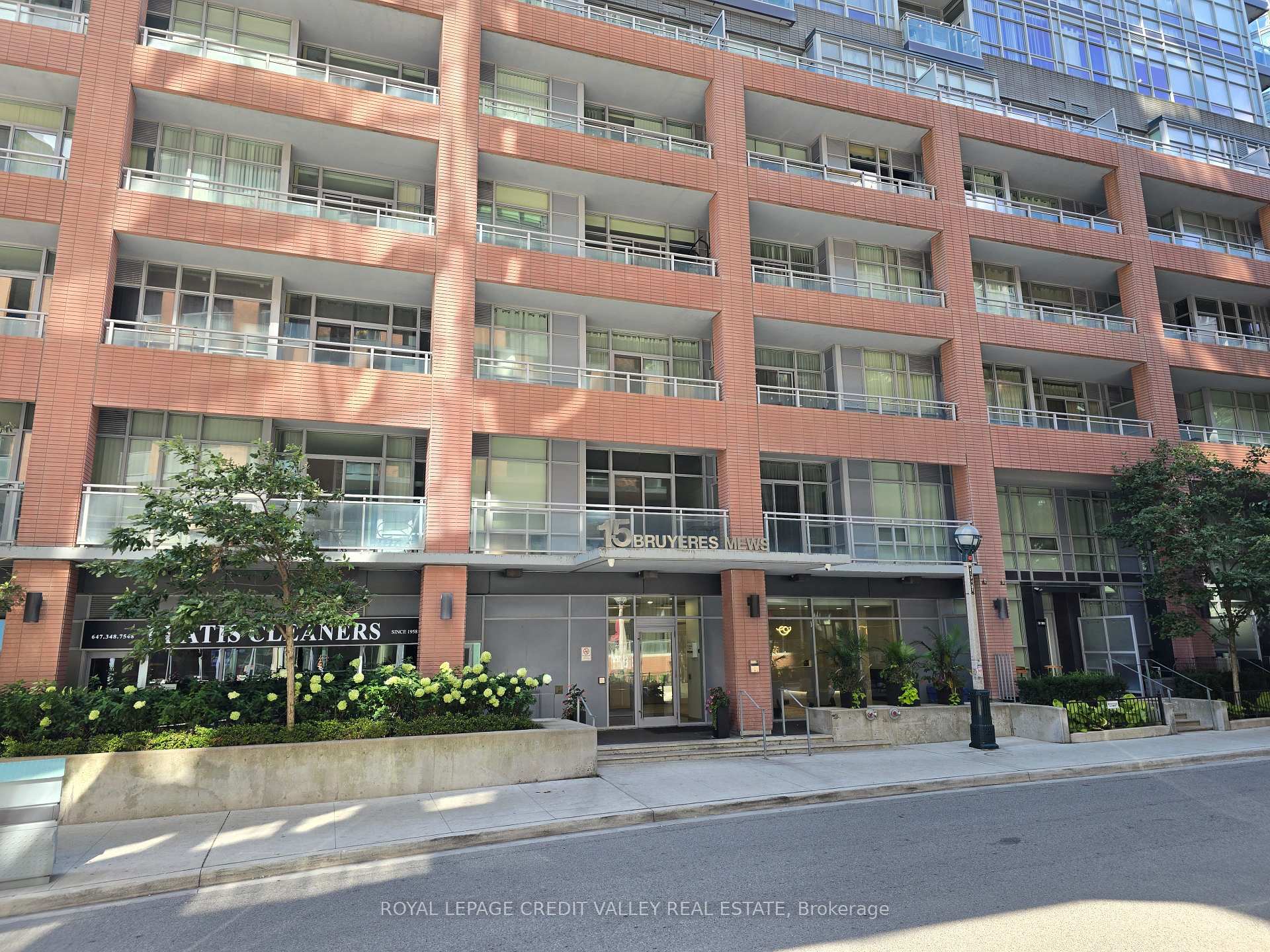 Photo of Unit 614, 15 Bruyeres Mews