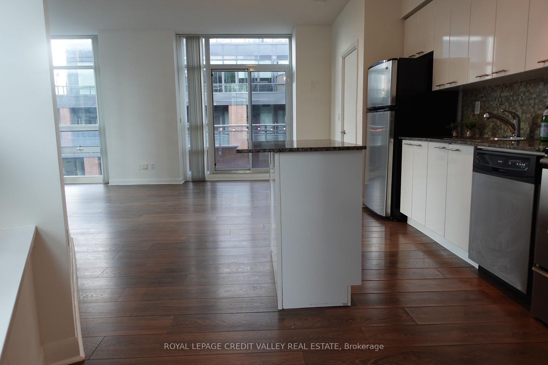 Photo 6 of Unit 614, 15 Bruyeres Mews, Toronto, Niagara — HOMEH