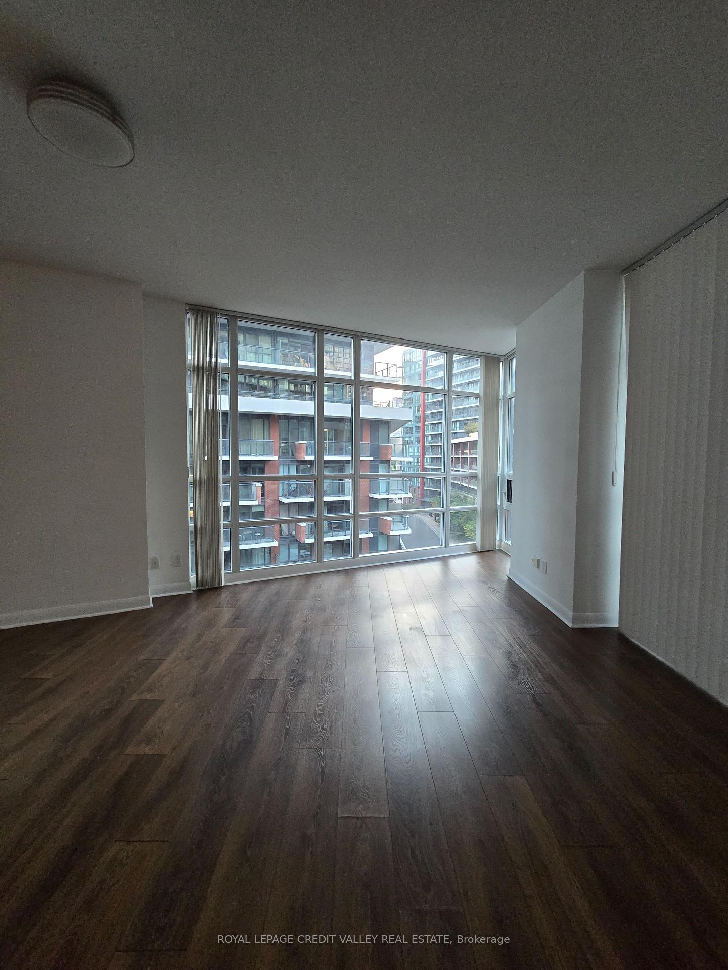 Photo 10 of Unit 614, 15 Bruyeres Mews, Toronto, Niagara — HOMEH