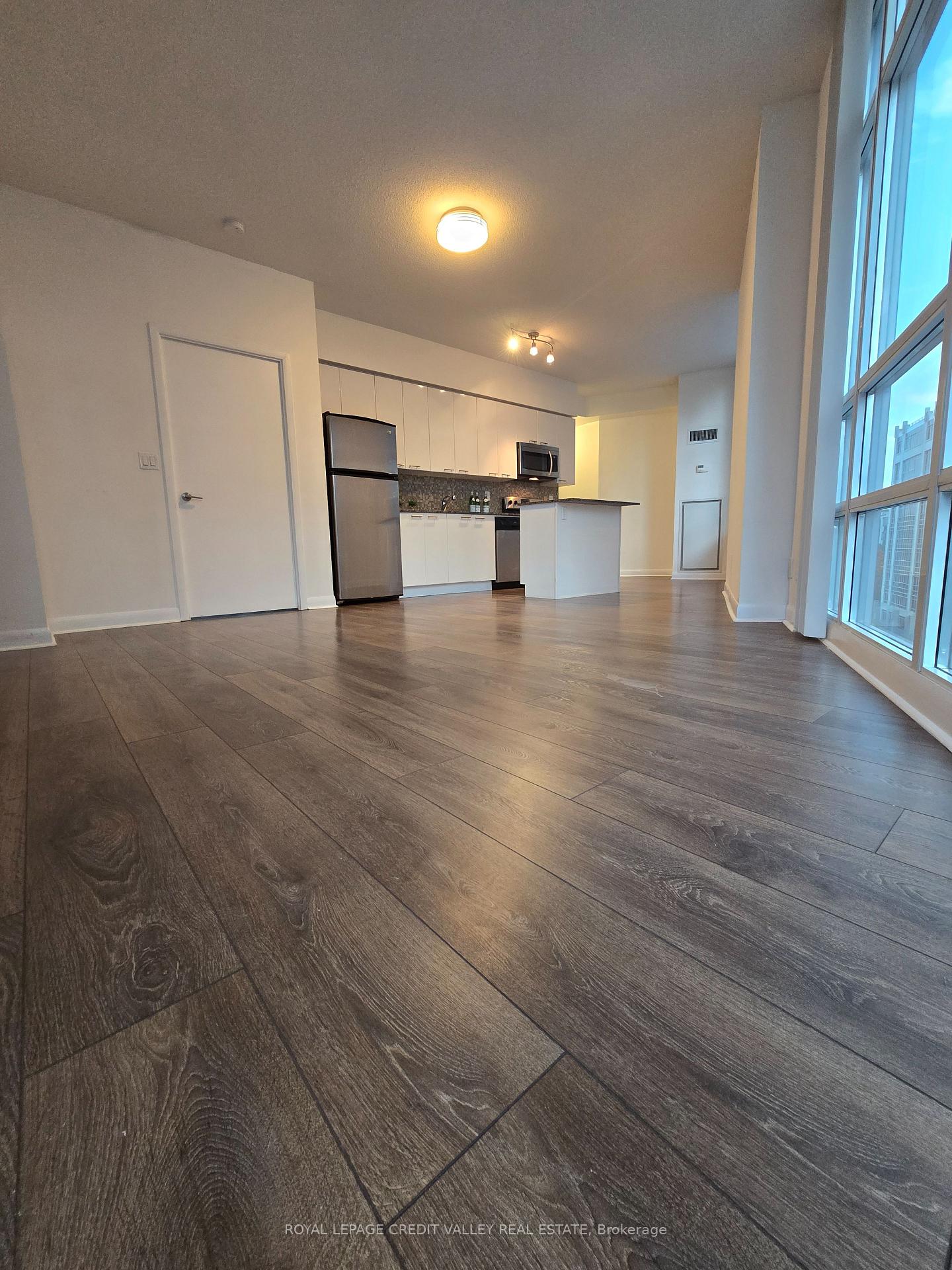 Photo 11 of Unit 614, 15 Bruyeres Mews, Toronto, Niagara — HOMEH